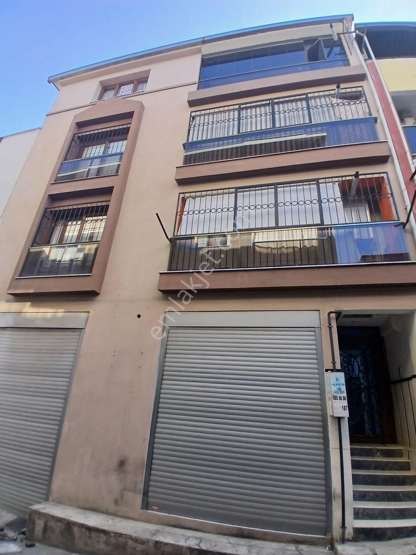 Karabağlar Selvili'de Modern Tasarımlı 2+1 Satılık Daire — fotoğraf 27