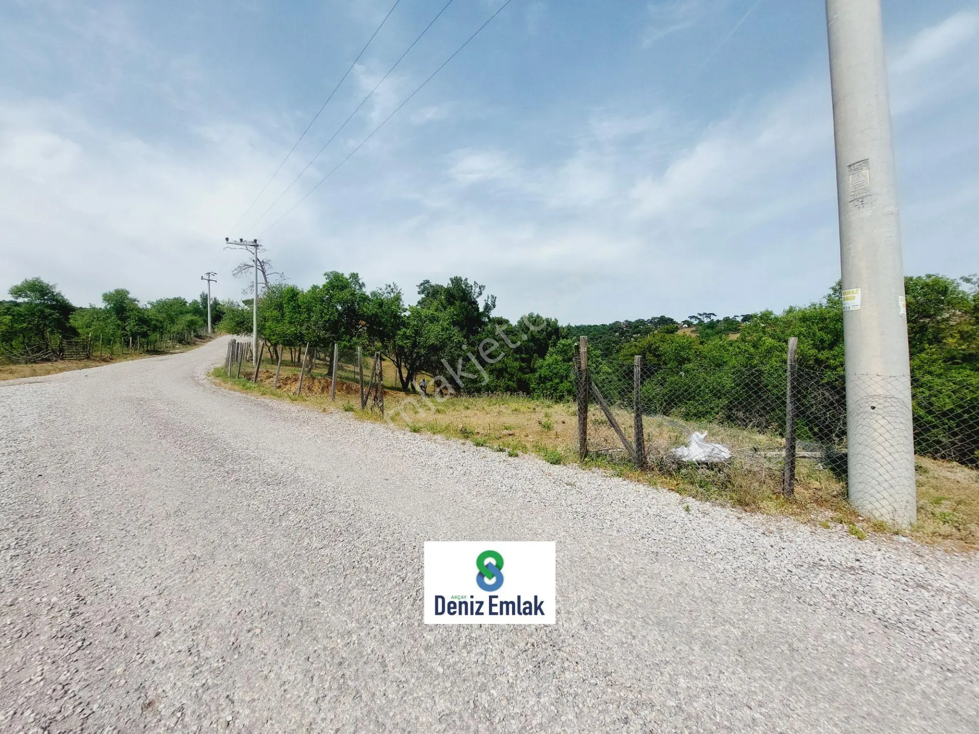 Denizden Havranda Satılık Yola Cephe Yatırımlık 1.014 M2 Bahçe. — fotoğraf 2