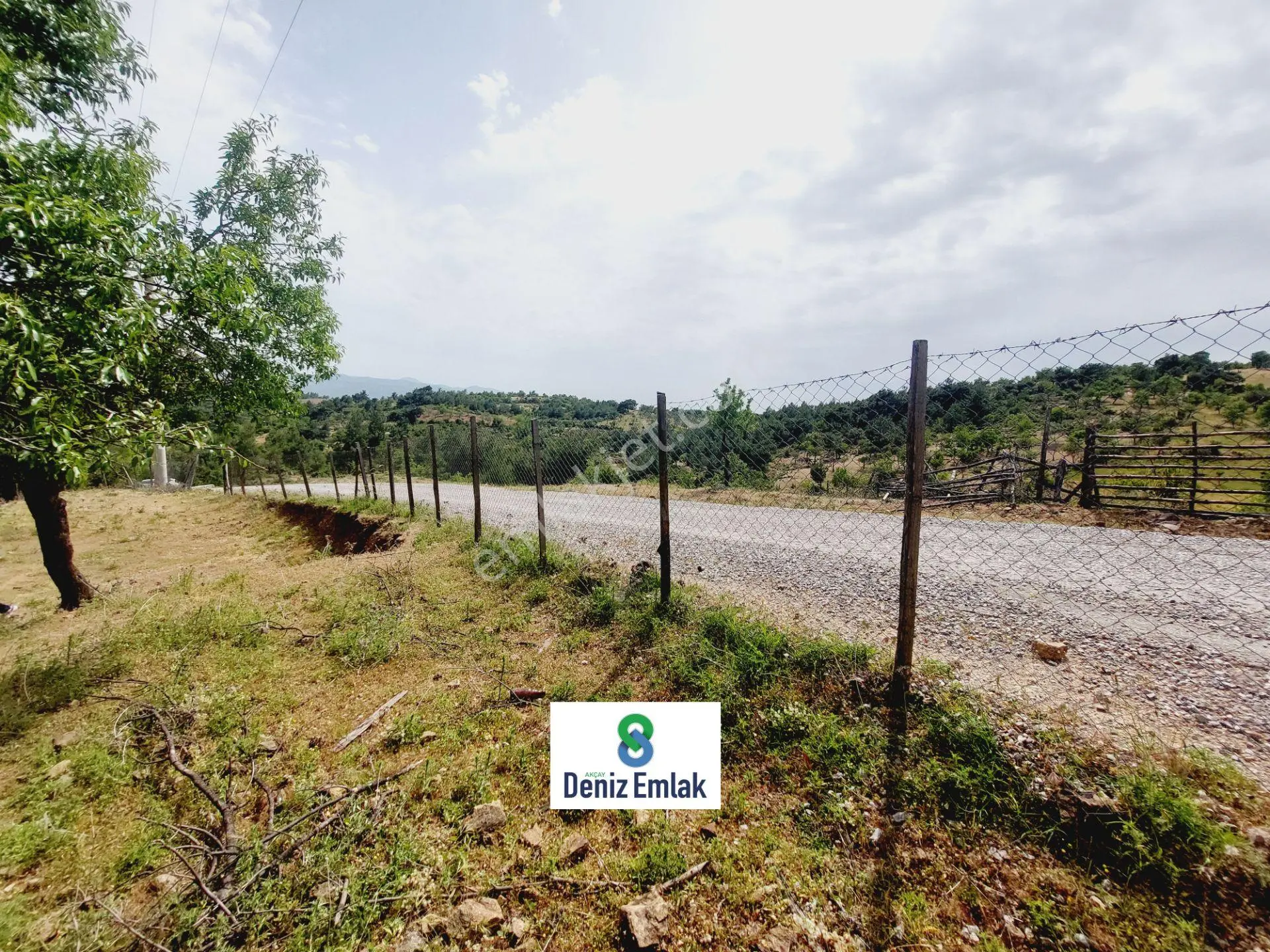 Denizden Havranda Satılık Yola Cephe Yatırımlık 1.014 M2 Bahçe. — fotoğraf 8