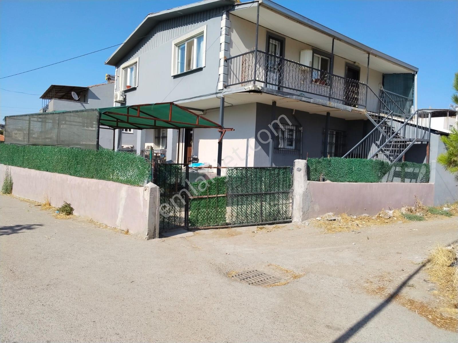 İzmir Harmandalı'Da 1.860 M² Tarla İçinde, Bahçeli Müstakil Ev