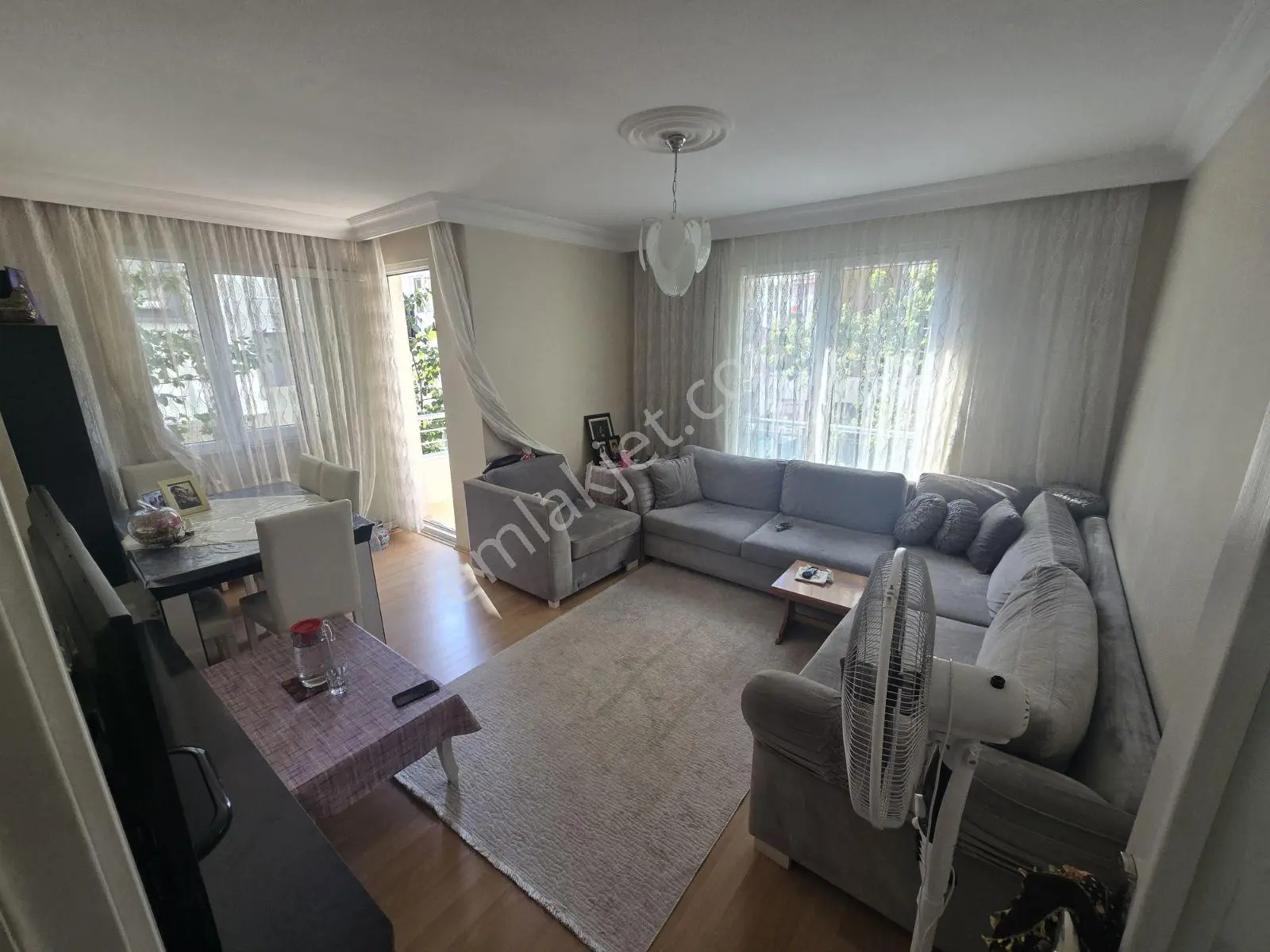 Çakmak Mah Tavukçuyolu Ve İkbal Cad Cephe 2+1 İskanlı Satılık — fotoğraf 2