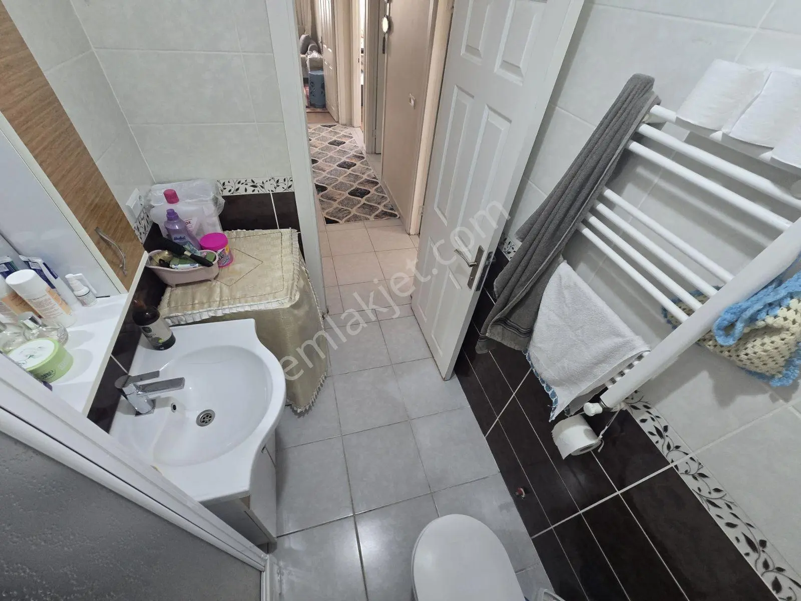 Çakmak Mah Tavukçuyolu Ve İkbal Cad Cephe 2+1 İskanlı Satılık — fotoğraf 23