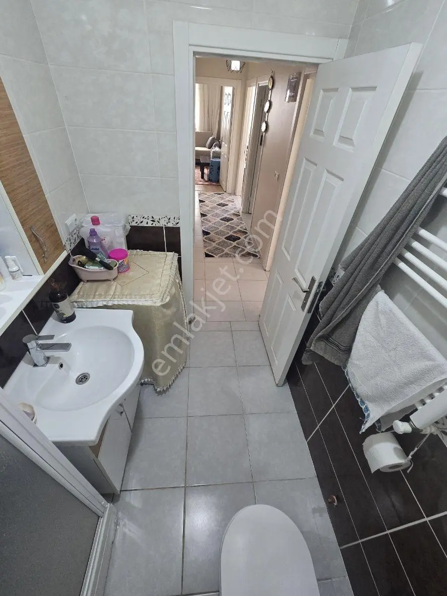 Çakmak Mah Tavukçuyolu Ve İkbal Cad Cephe 2+1 İskanlı Satılık — fotoğraf 24