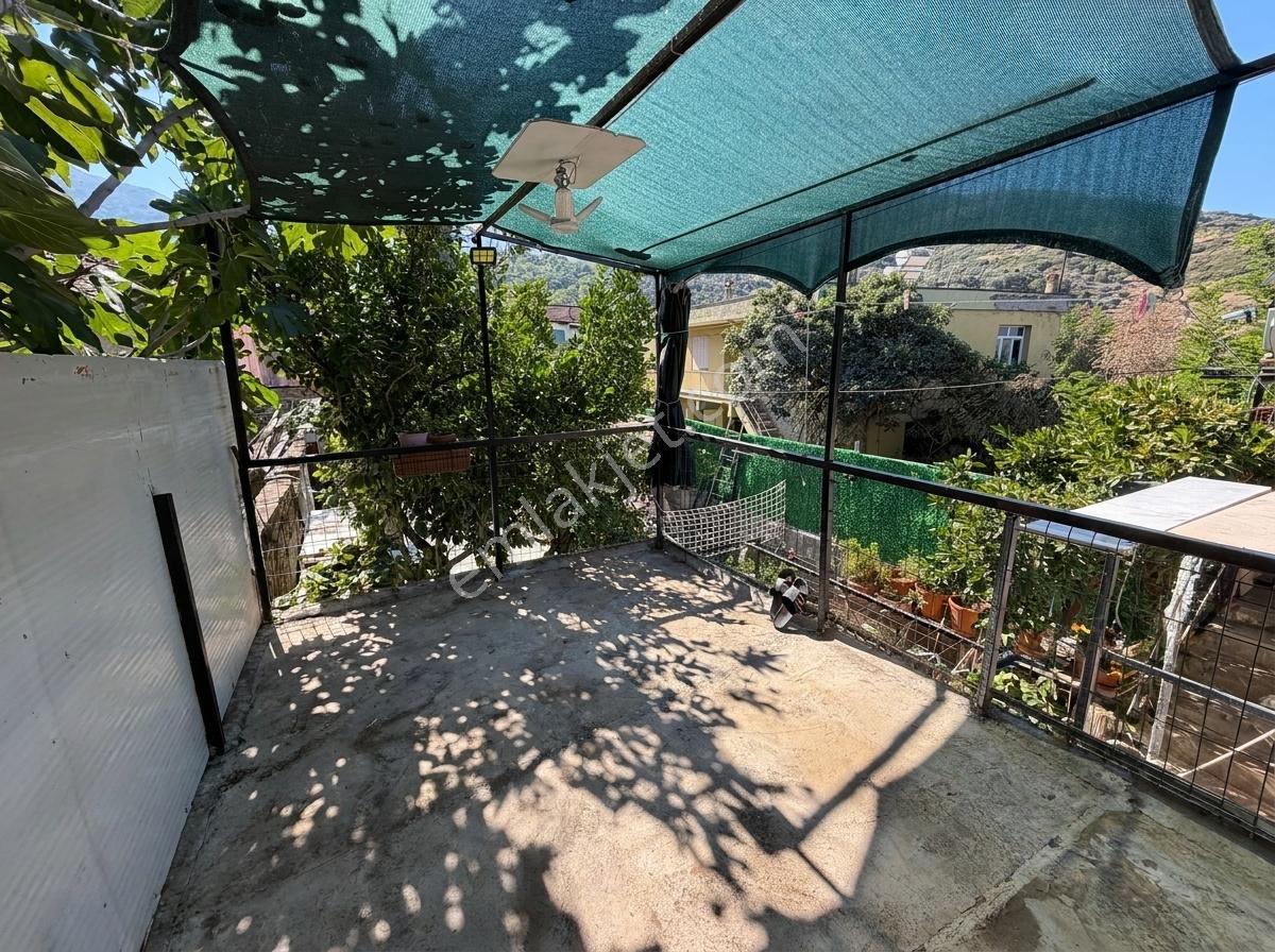 Tire Çiniyeri'nde Satılık 196 M² Bahçeli Köy Evi Araç Takaslı — fotoğraf 19