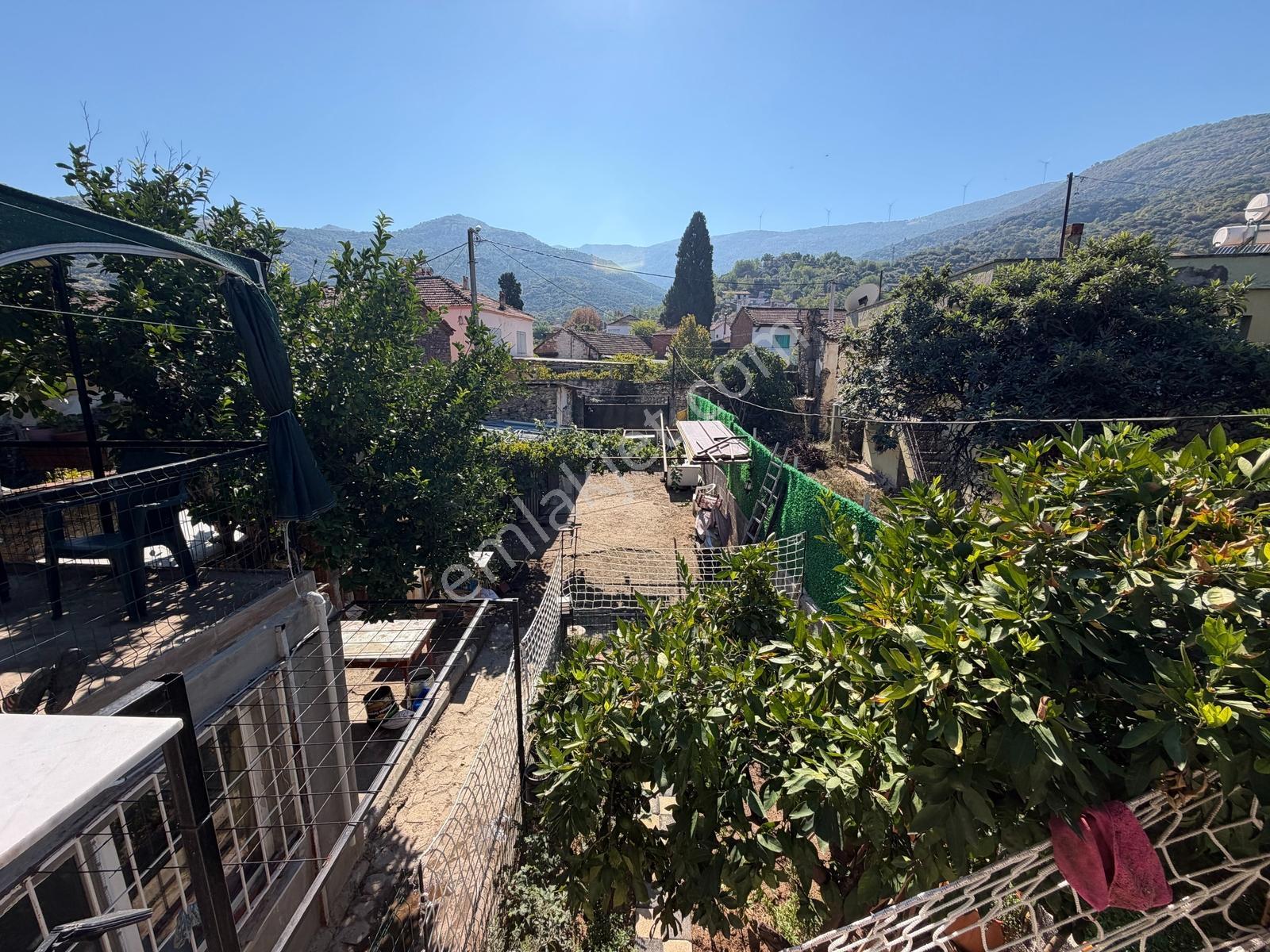 Tire Çiniyeri'nde Satılık 196 M² Bahçeli Köy Evi Araç Takaslı — fotoğraf 21