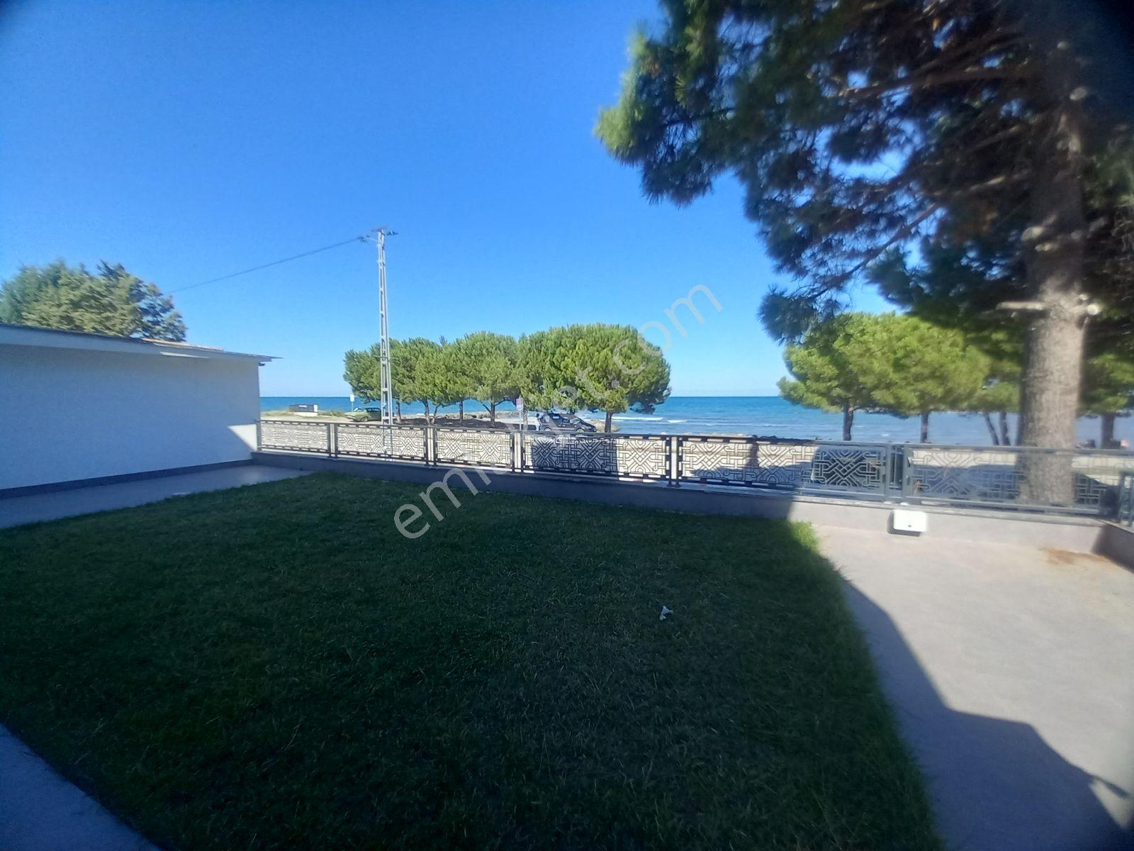 Erlife Yeg Den Çatalçam Da Denize Sıfır Satılık Villa — fotoğraf 6