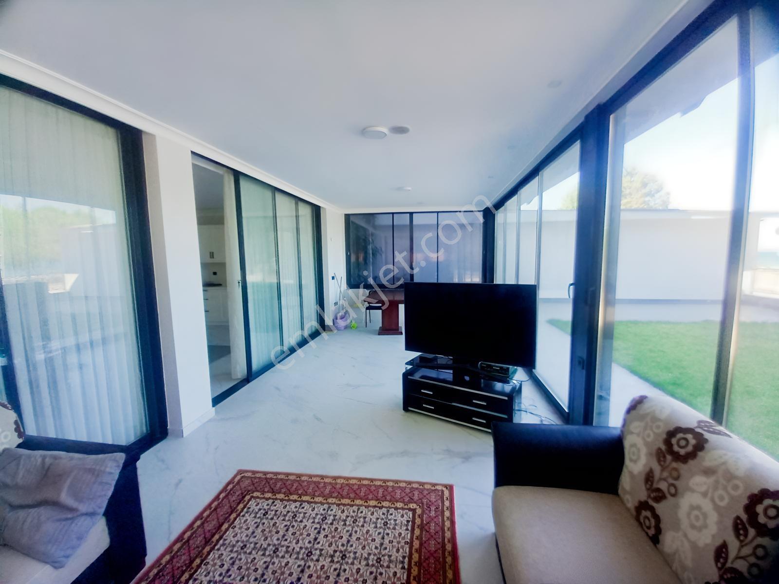Erlife Yeg Den Çatalçam Da Denize Sıfır Satılık Villa — fotoğraf 8
