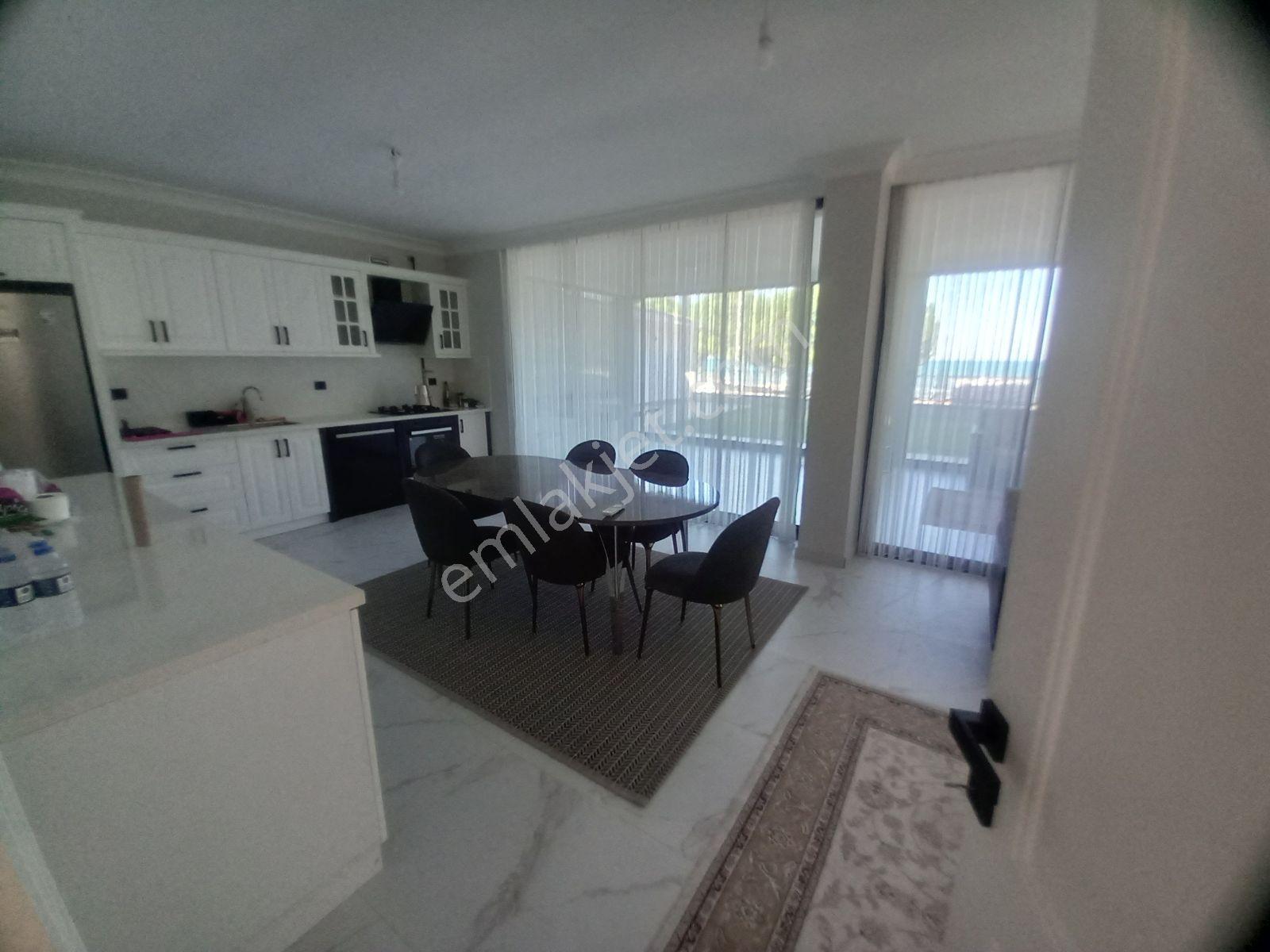 Erlife Yeg Den Çatalçam Da Denize Sıfır Satılık Villa — fotoğraf 23