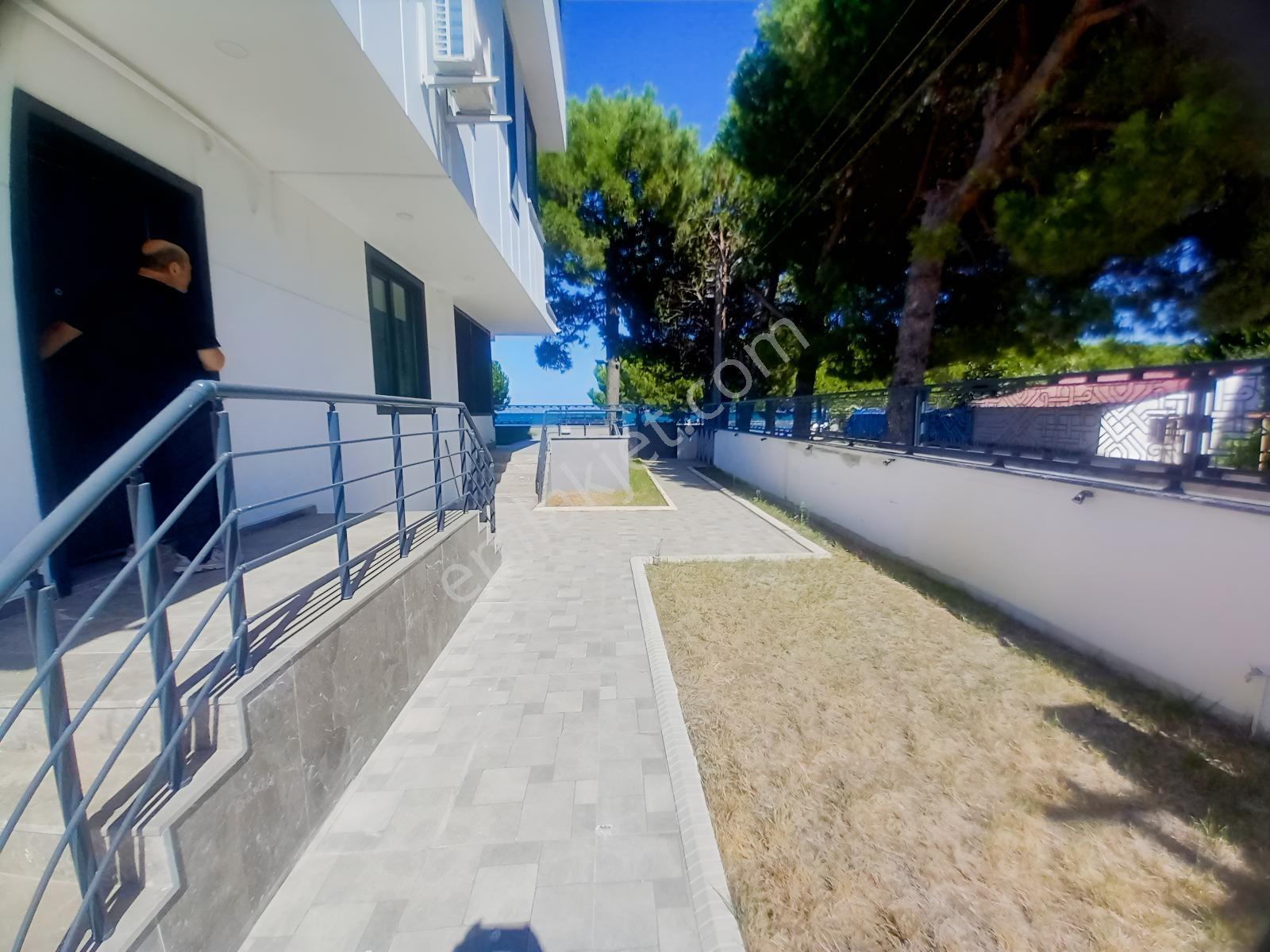 Erlife Yeg Den Çatalçam Da Denize Sıfır Satılık Villa — fotoğraf 31