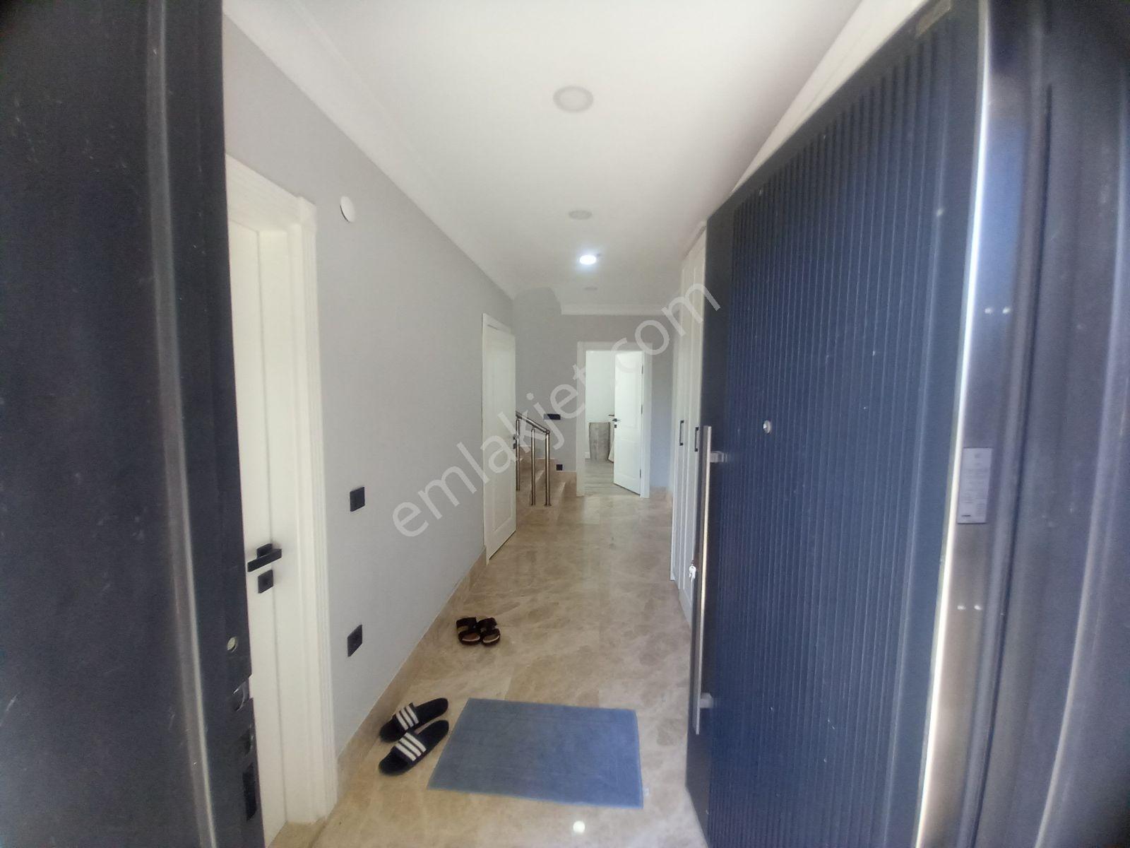 Erlife Yeg Den Çatalçam Da Denize Sıfır Satılık Villa — fotoğraf 32