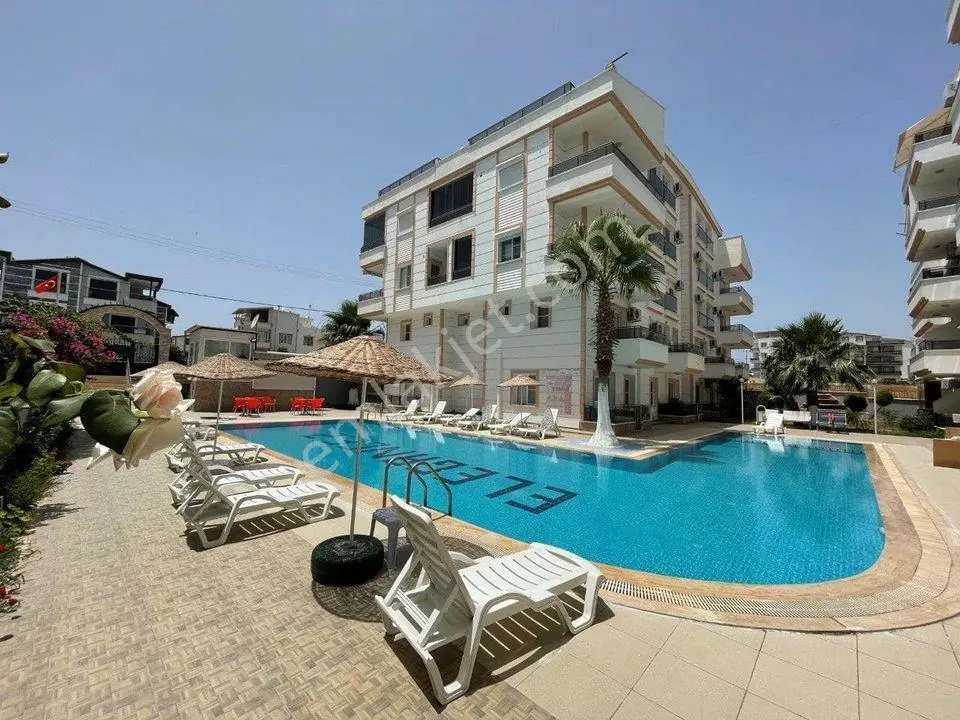 Didim Efeler Mahallesinde Havuzlu Asansörlü Spor Salonlu Lüks Sitede Satılık 2+1...