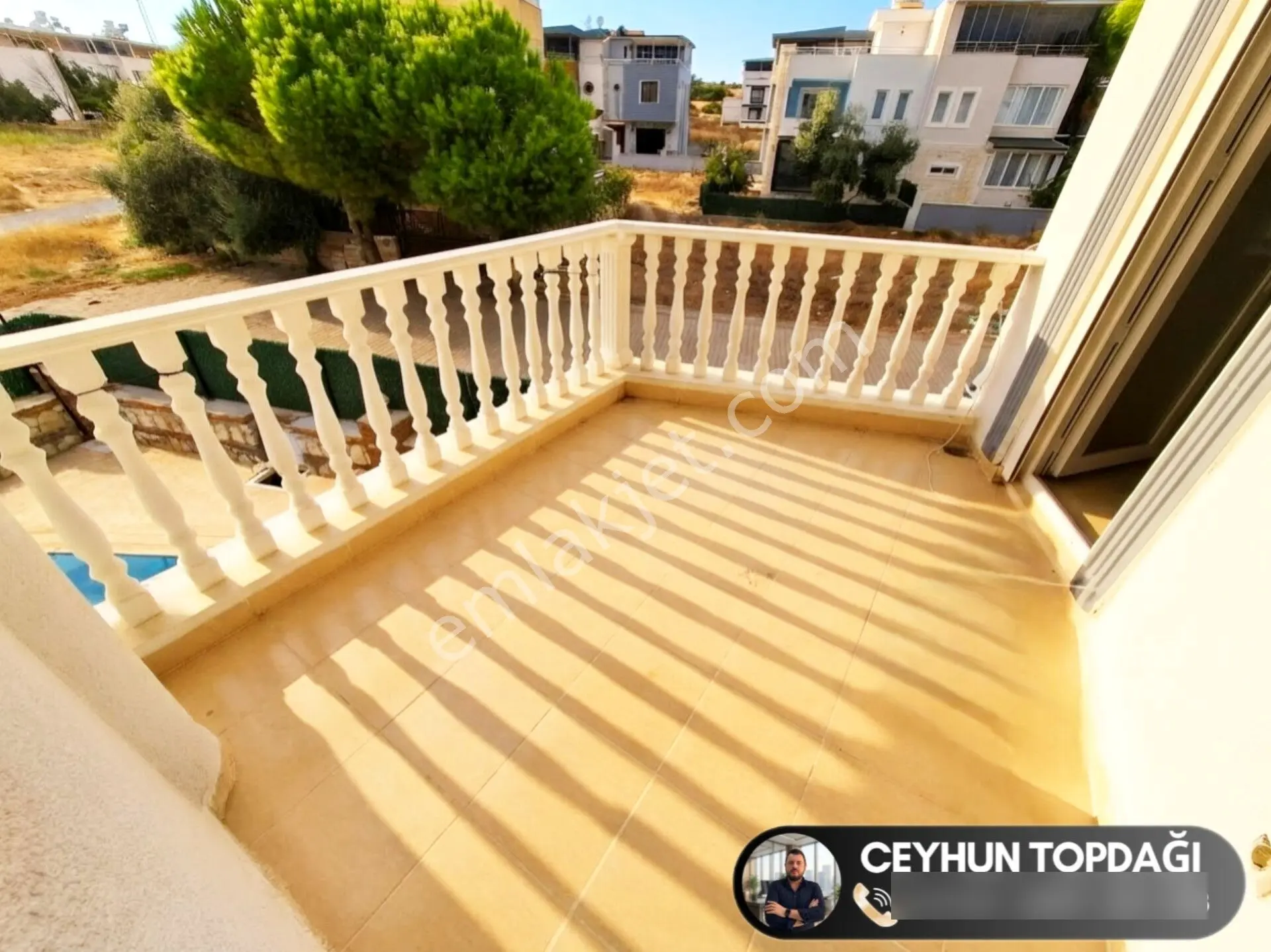 Didim'de Satılık Havuzlu Sitede 1+1 Ön Cephe Havuz Manzaralı Daire — fotoğraf 5