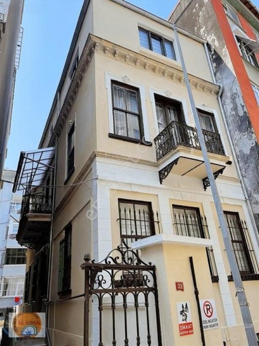Satılık Bina Bakırköy Sahile Yakın Müstakil 4 Katlı