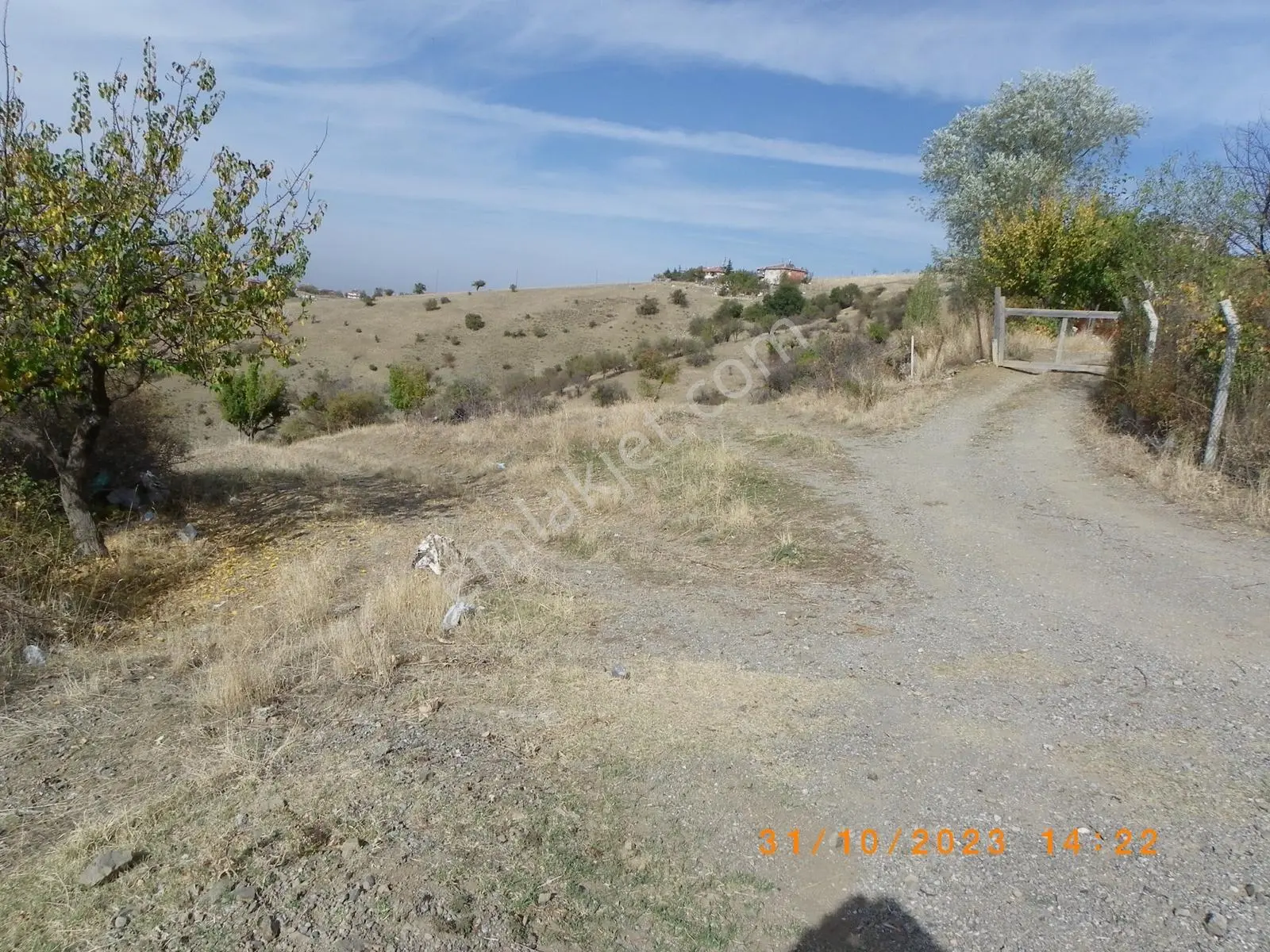 Kent Emlaktan Yakup Abdalda Ana Yola Yakın 217 Metre Satılık Arsa — fotoğraf 3