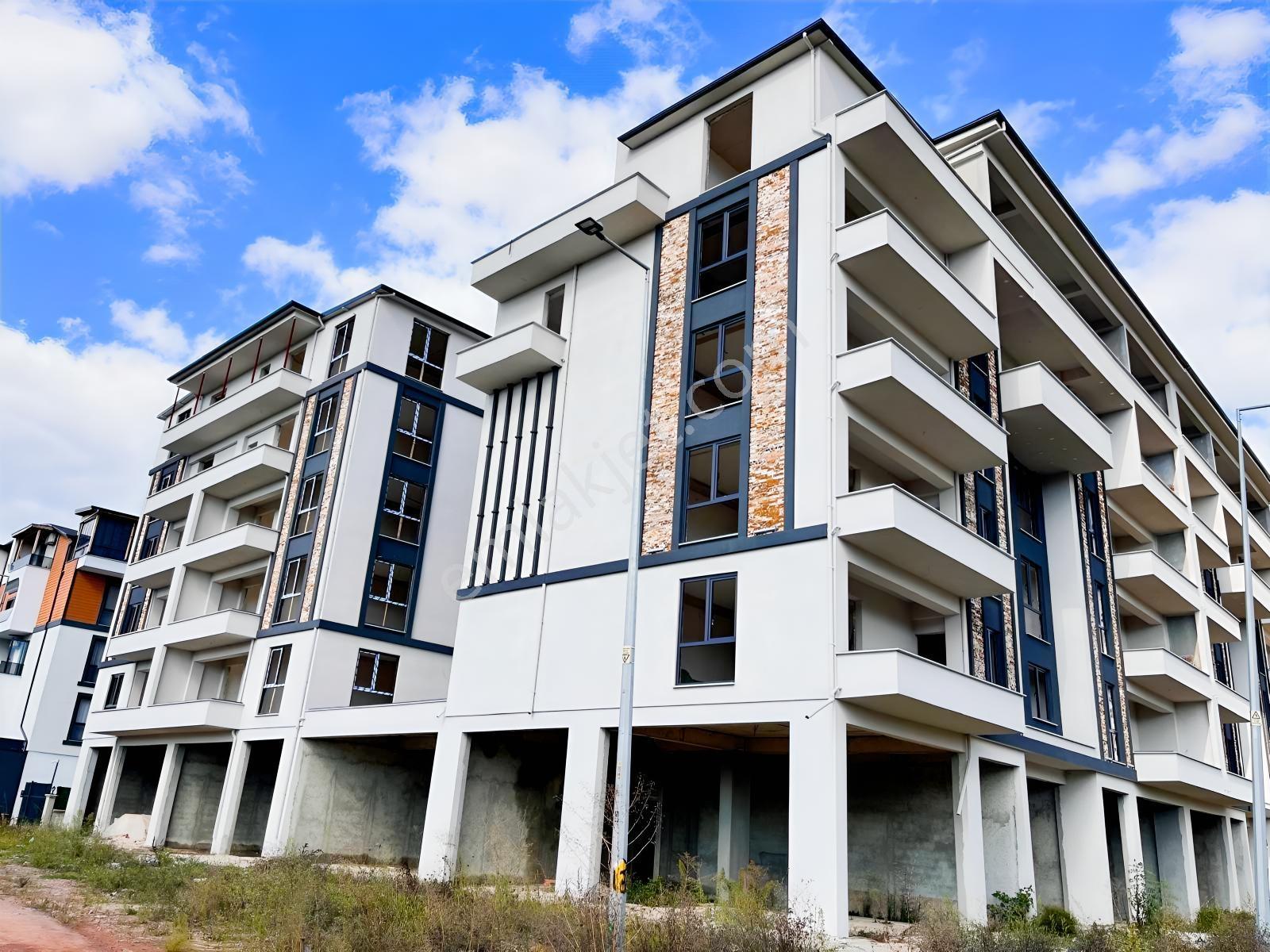 Kartepe Kent Meydanında | Kaymakamlık Yanı | 3+1 Ara Kat Daıre