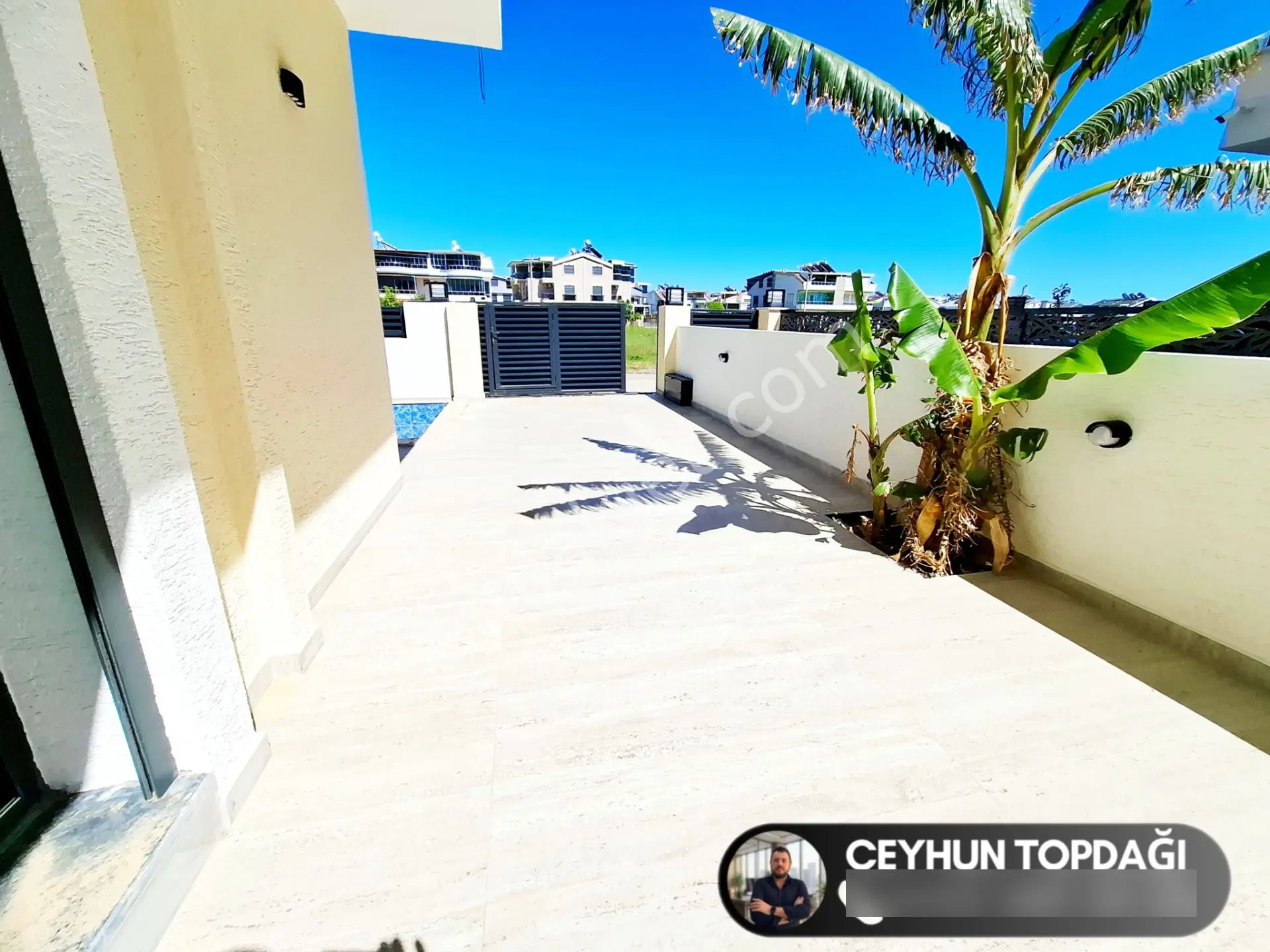 Didim'de Satılık 3+1 Havuzlu Bahçeli Otoparklı Ön Cephe Müstakil Villa ! — fotoğraf 4