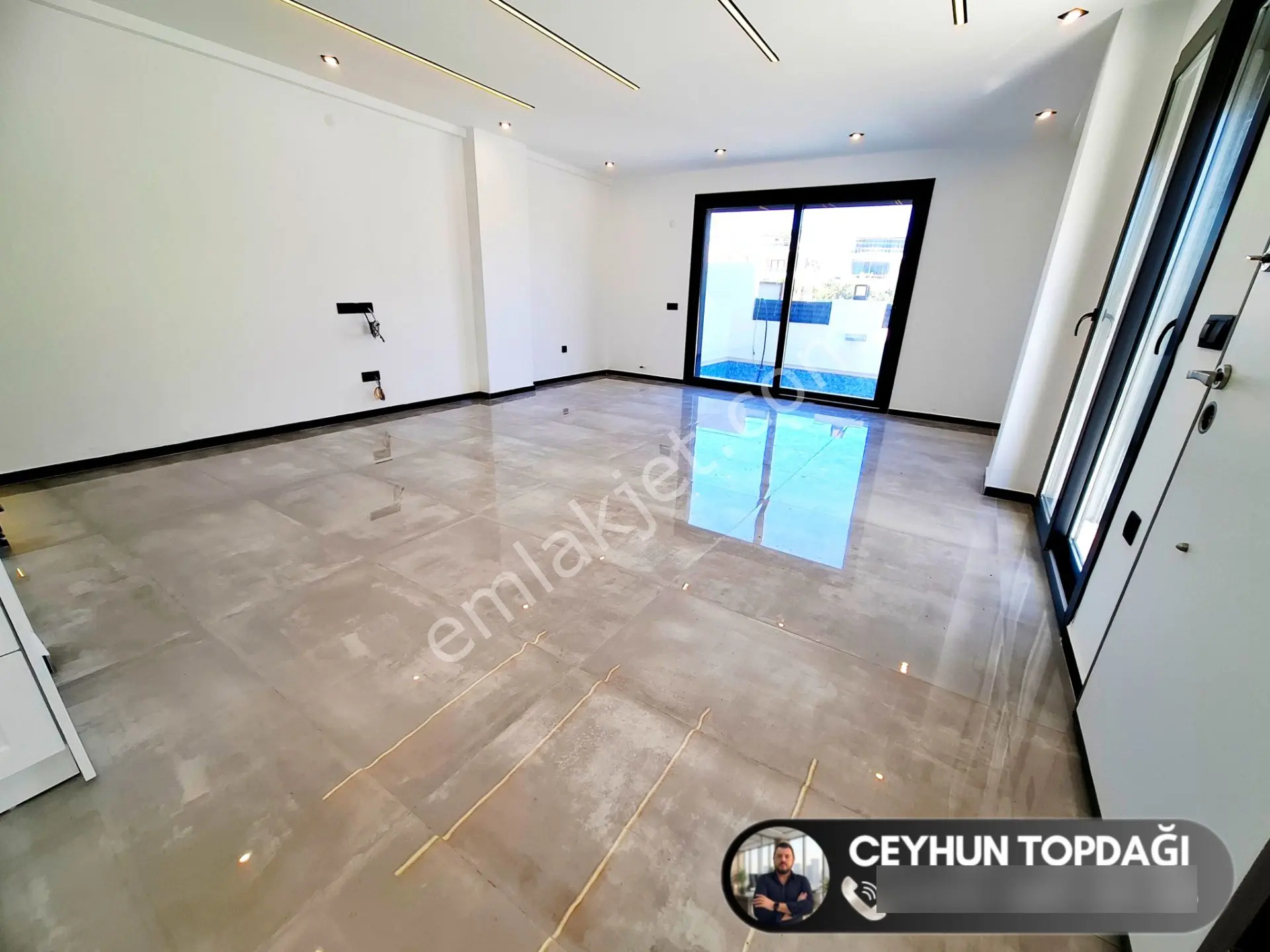 Didim'de Satılık 3+1 Havuzlu Bahçeli Otoparklı Ön Cephe Müstakil Villa ! — fotoğraf 7