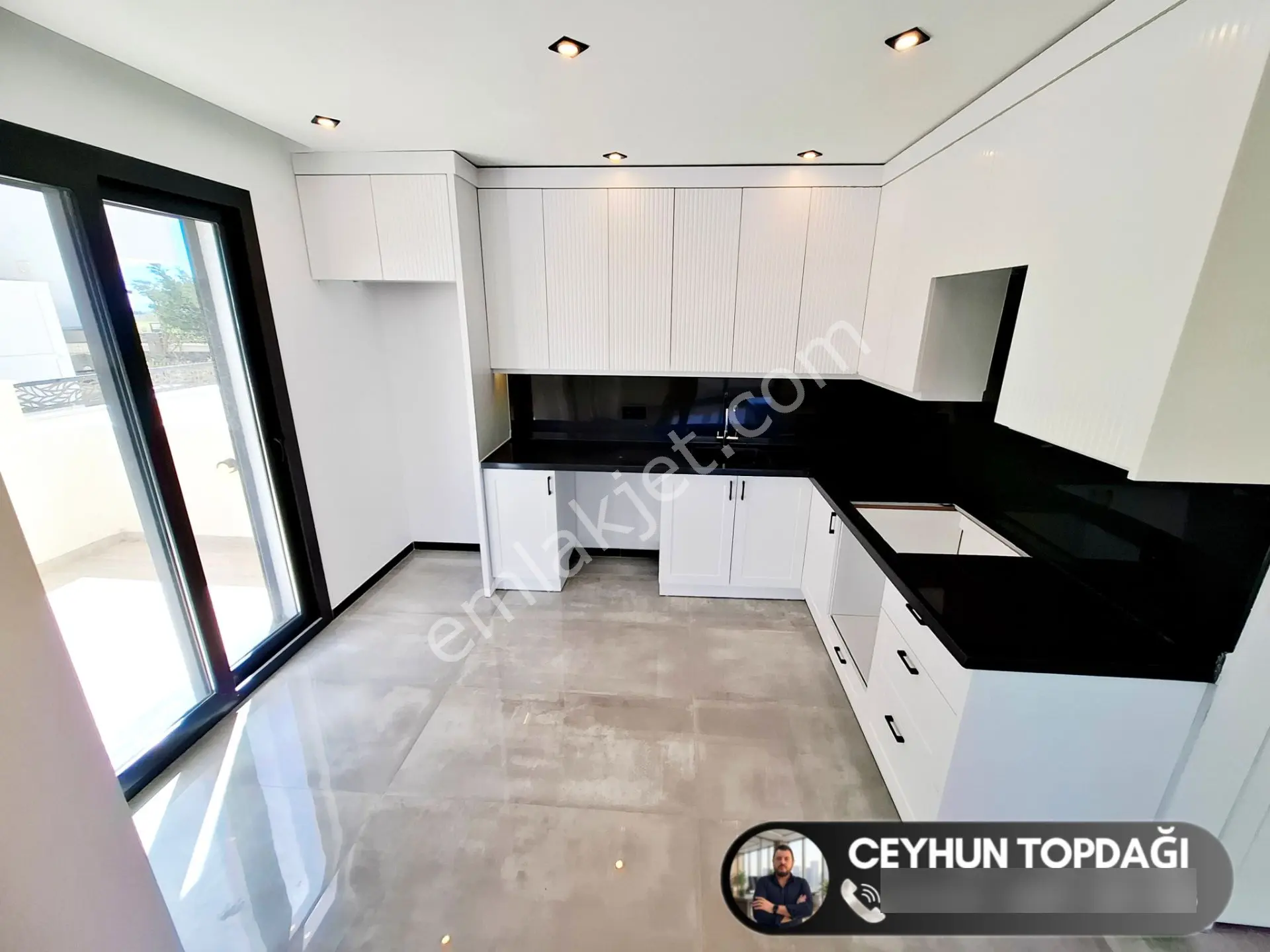 Didim'de Satılık 3+1 Havuzlu Bahçeli Otoparklı Ön Cephe Müstakil Villa ! — fotoğraf 8