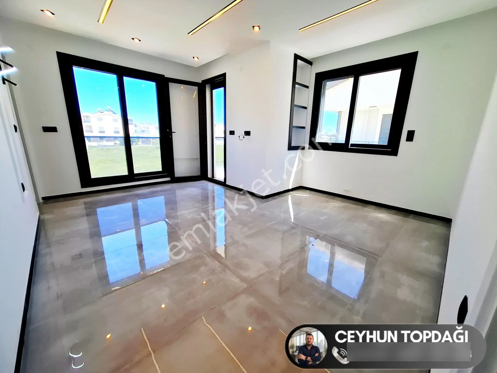 Didim'de Satılık 3+1 Havuzlu Bahçeli Otoparklı Ön Cephe Müstakil Villa ! — fotoğraf 14