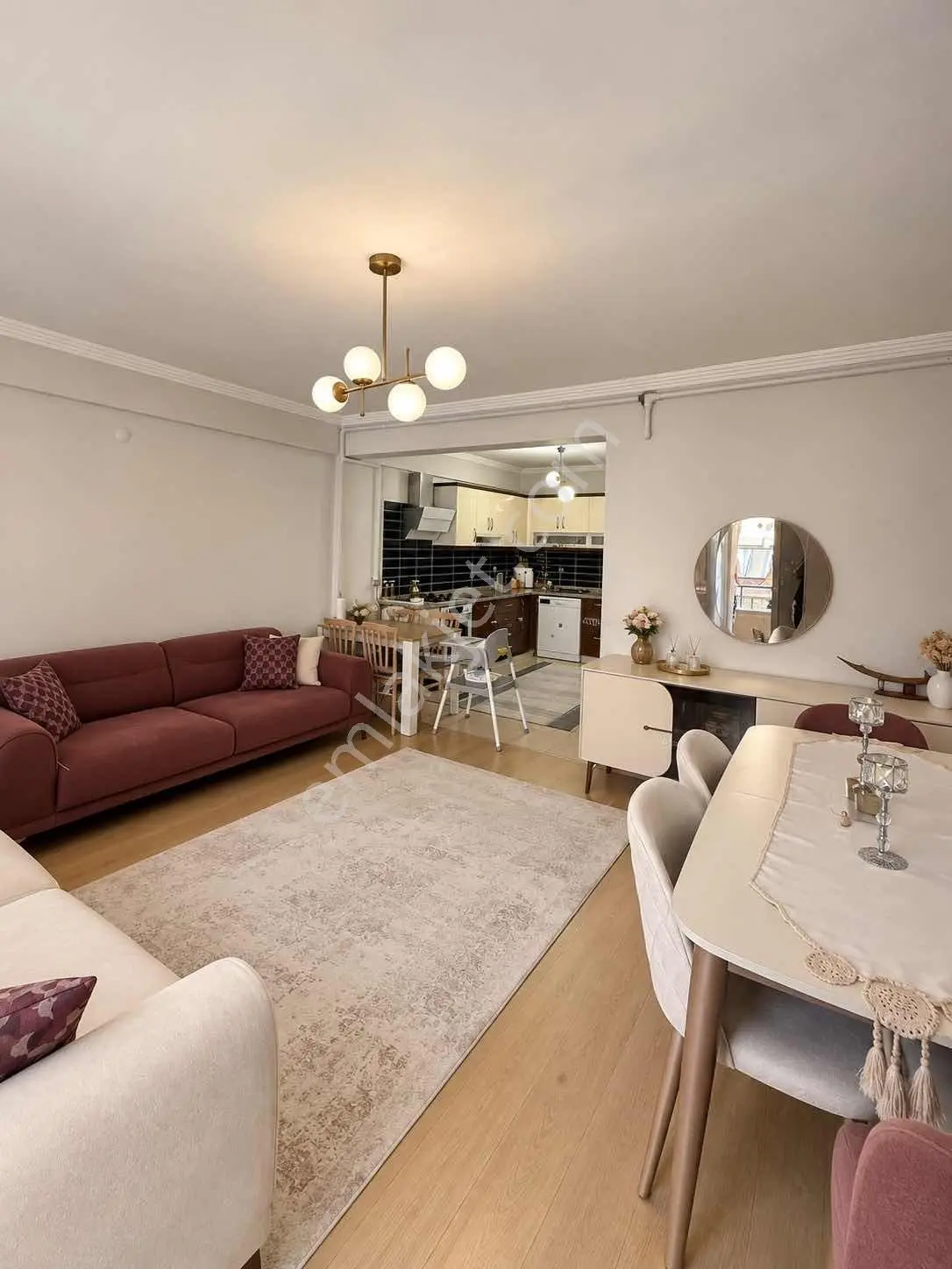 Kuşadasında Satılık 3+1 Geniş Daire — fotoğraf 3