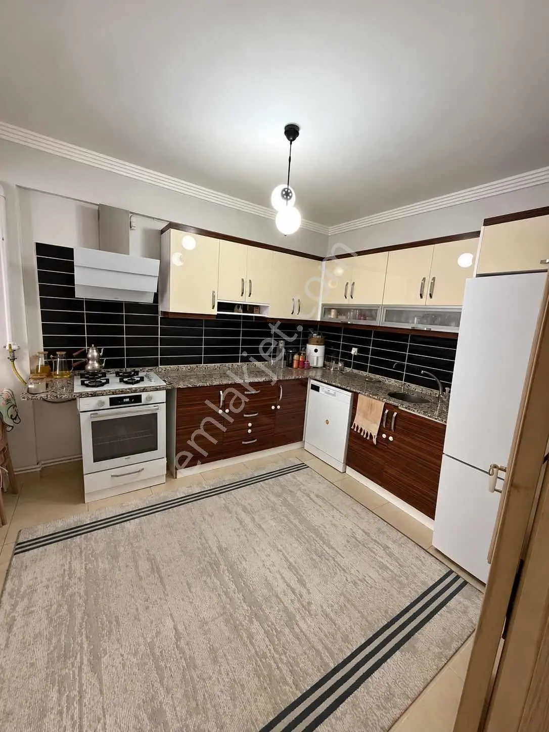 Kuşadasında Satılık 3+1 Geniş Daire — fotoğraf 6