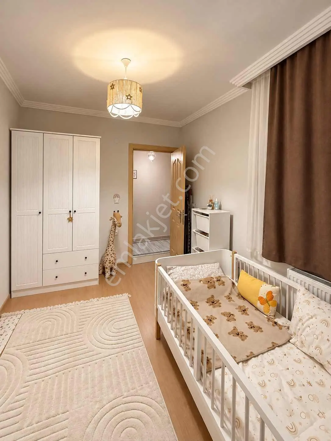 Kuşadasında Satılık 3+1 Geniş Daire — fotoğraf 9