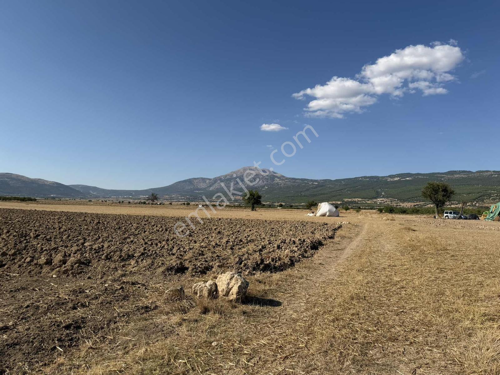 Serinhisar Cumhuriyet Mah. Ana Yola Yakın 4.154 M² Satılık Tarla — fotoğraf 17
