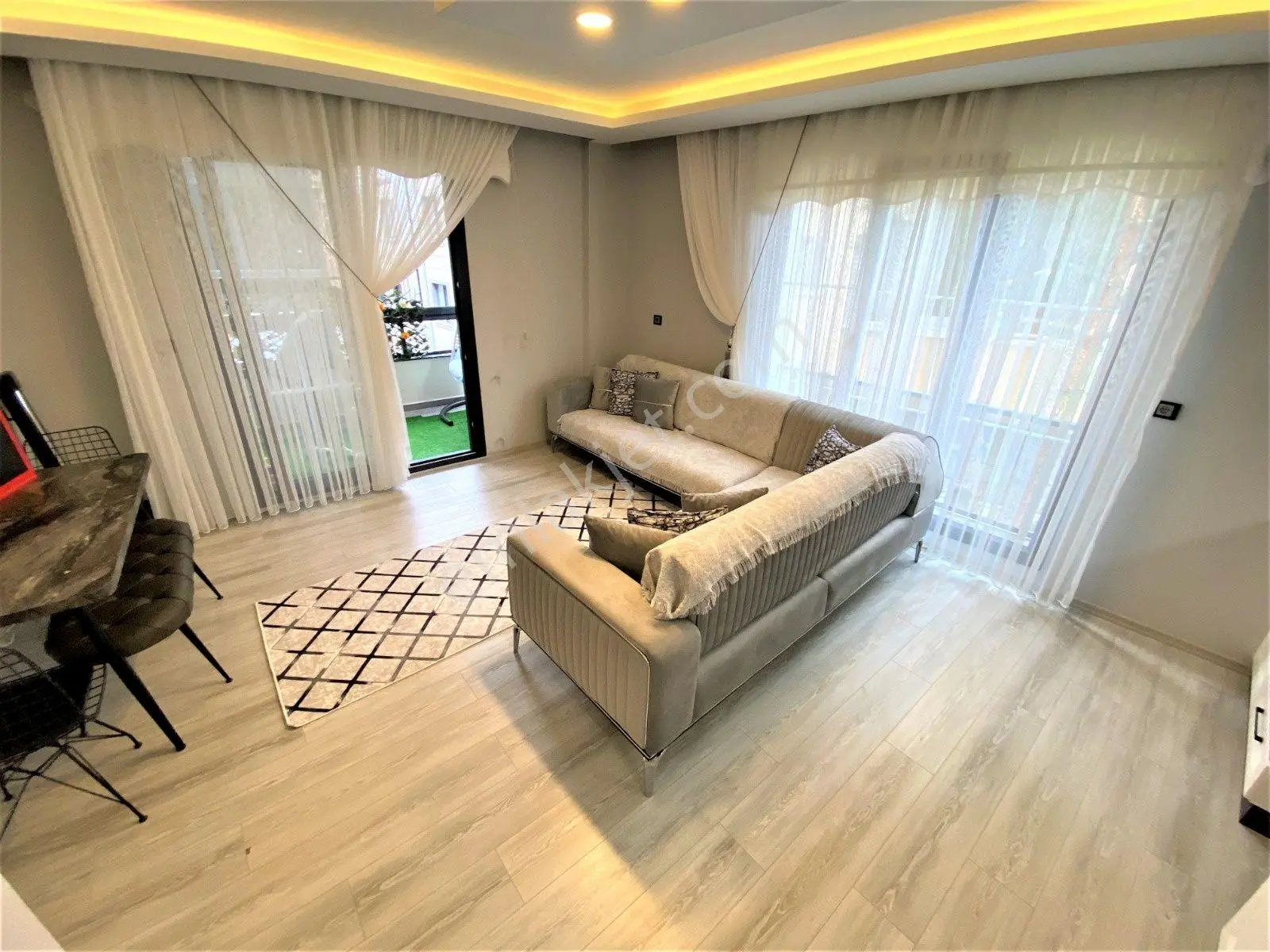 Referans'tan Akçay'da Ara Kat Doğalgazlı Lüx Tasarımlı 1+1 Daire — fotoğraf 2