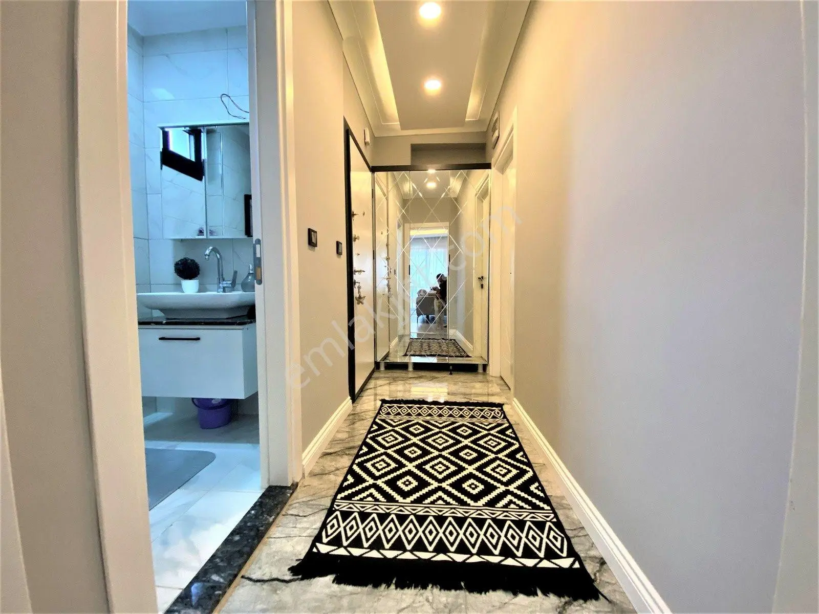 Referans'tan Akçay'da Ara Kat Doğalgazlı Lüx Tasarımlı 1+1 Daire — fotoğraf 5