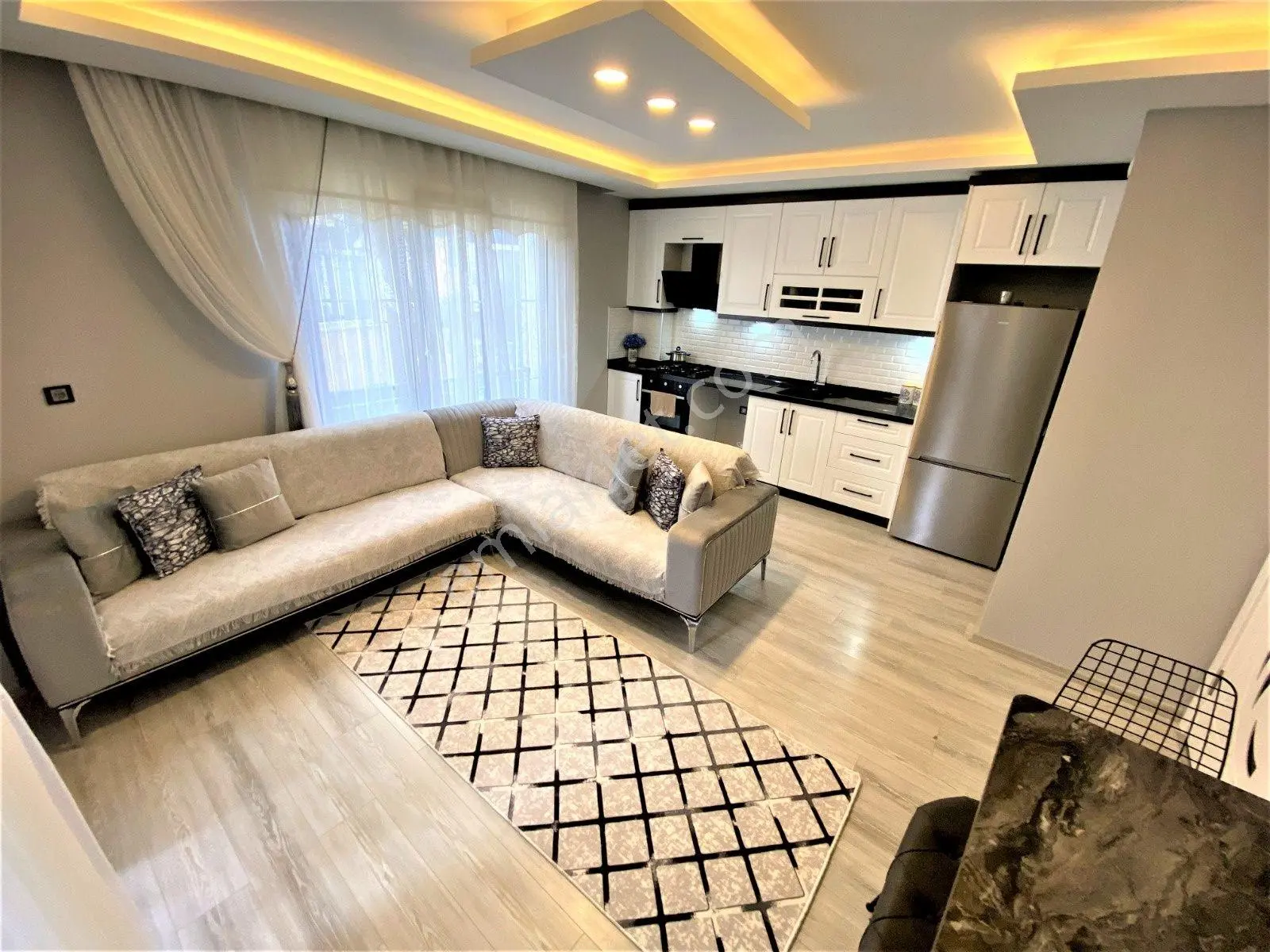 Referans'tan Akçay'da Ara Kat Doğalgazlı Lüx Tasarımlı 1+1 Daire — fotoğraf 7