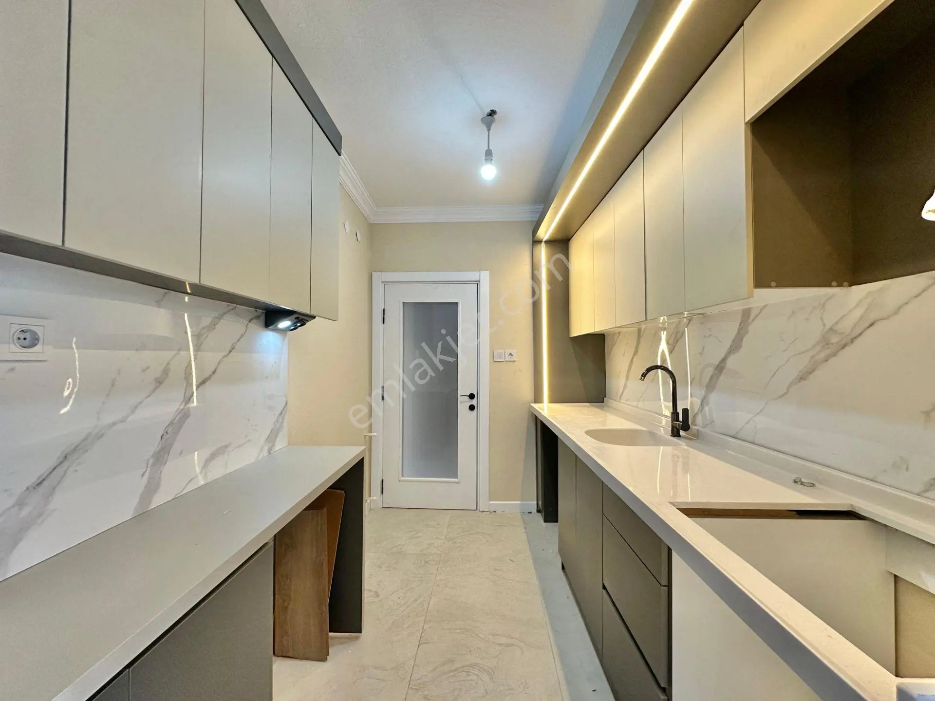 ꧁ay Emlaktan꧁akçay Altınkum'da Doktorlar Sitesinde Denize Sadece 500 Metre Satılık 2+1 Daire — fotoğraf 2