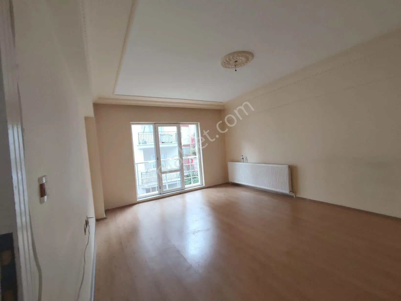 Yılmaz Gayrimenkulden Masrafsız 3+1 Öncephe 1 Kat Satılık Daire Pazarlık Var — fotoğraf 2