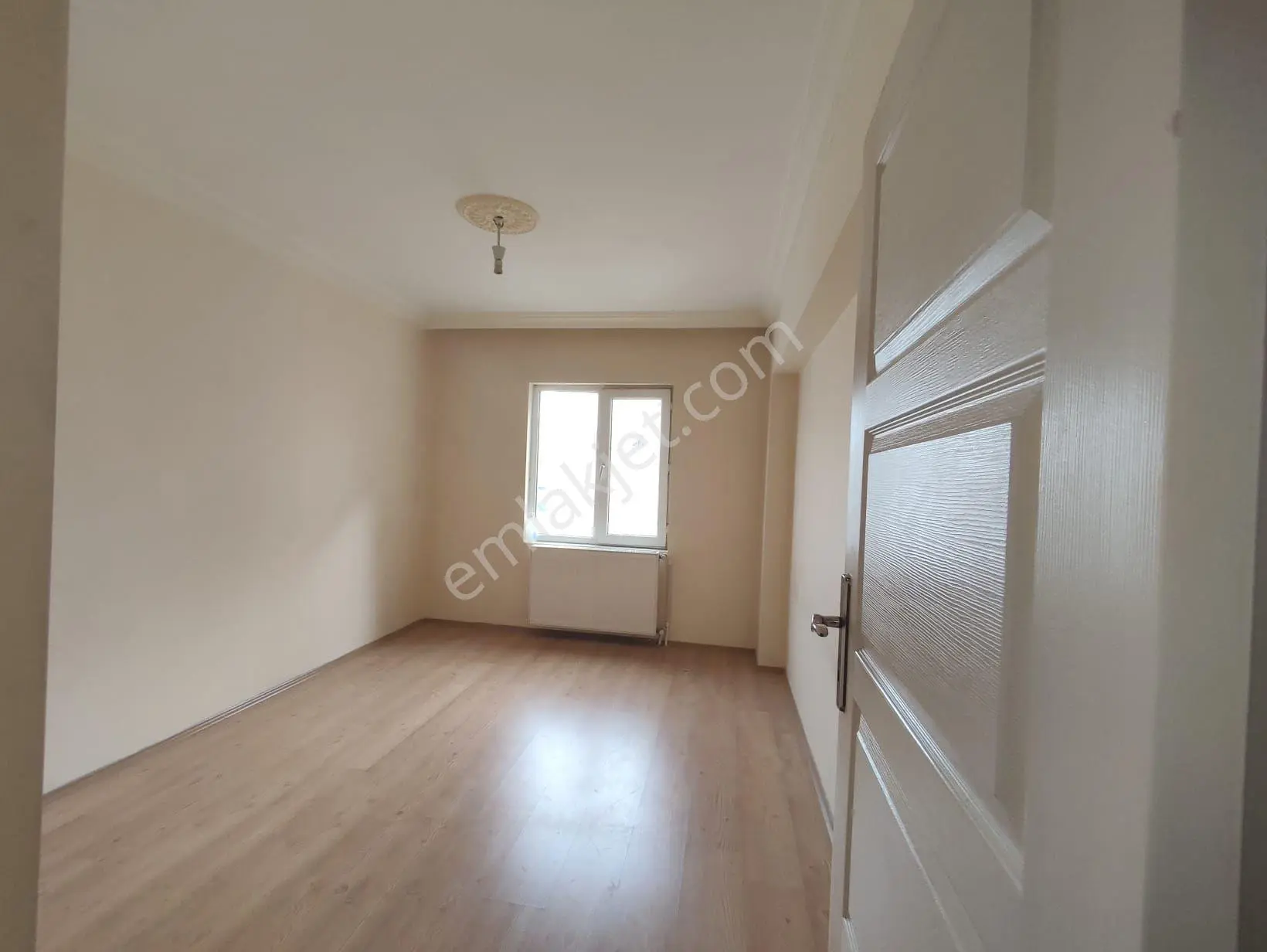 Yılmaz Gayrimenkulden Masrafsız 3+1 Öncephe 1 Kat Satılık Daire Pazarlık Var — fotoğraf 3