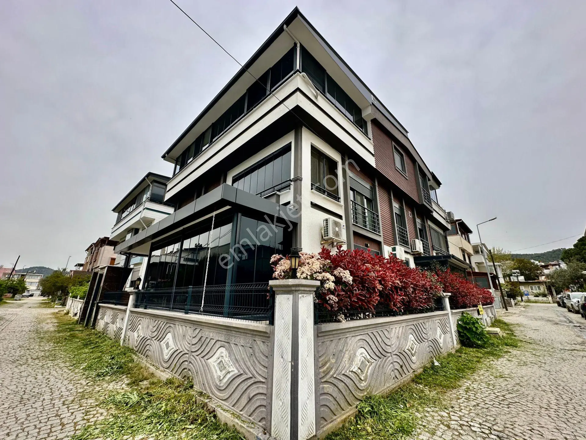꧁ay Emlaktan꧂güre İskele'de Denize Sadece 100 Mt Bahçeli Satılık 2+1 Jeotermalli Lüks Daire — fotoğraf 32