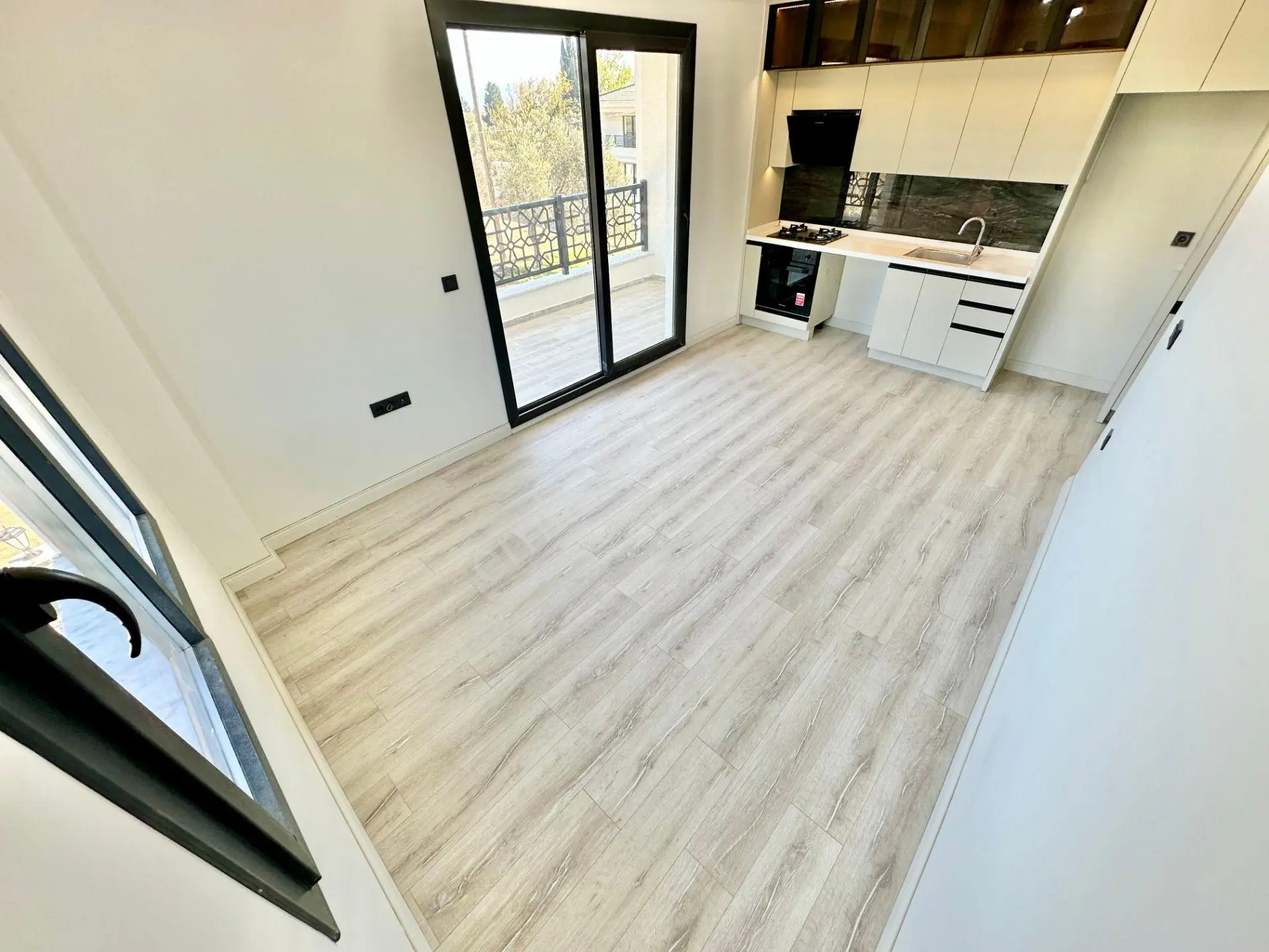 ꧁ Ay Emlaktan꧂güre'de Lüks Sitede Kuş Çıvıltılarıyla Huzur Bulacağınız Satılık 2+1 Şık Daire — fotoğraf 6