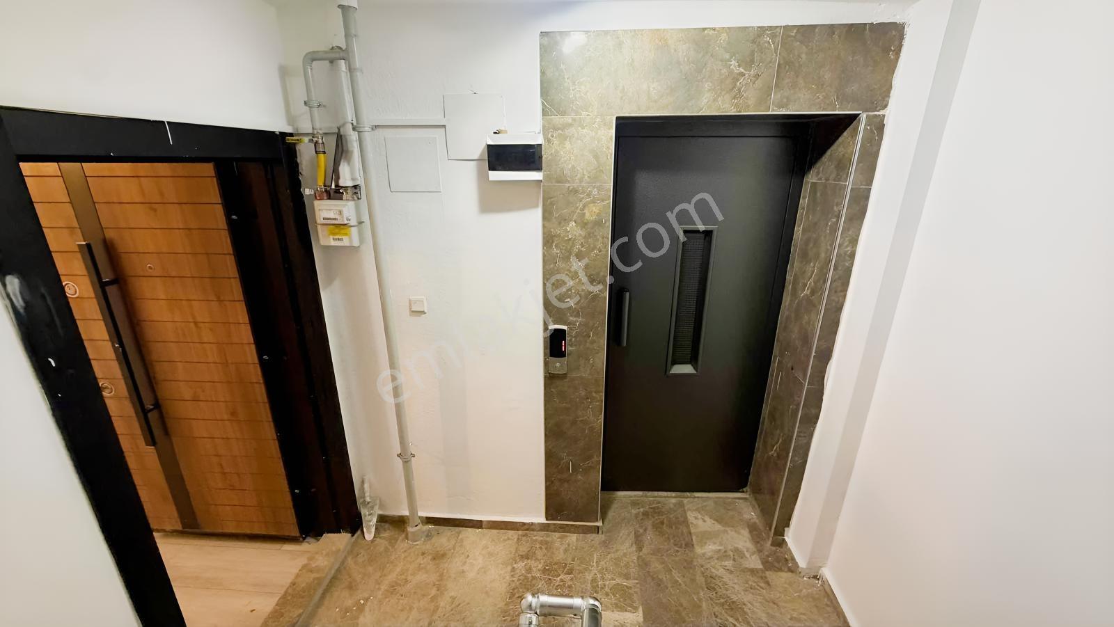 Masrafsız Asansörlü 4 Yol Kenarında Geniş 3+1 — fotoğraf 17