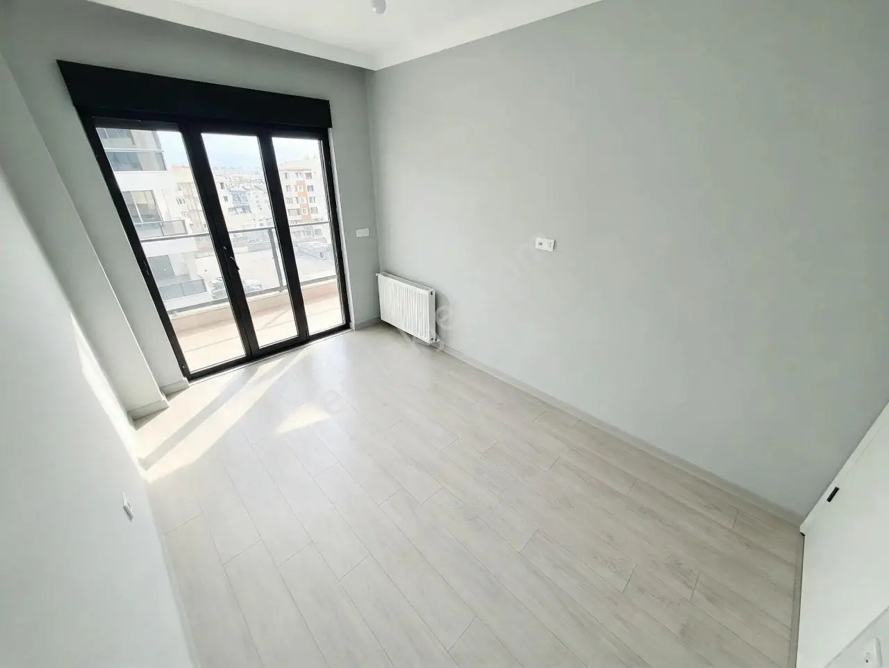 Uytundan Edremitte Devasa Genişlikte Çift Cepheli 3+1 Lüks Daire — fotoğraf 10