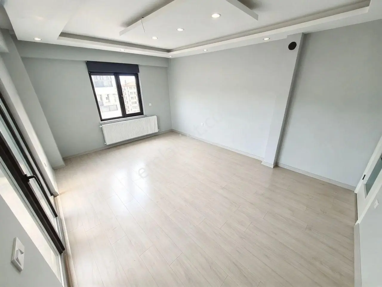 Uytundan Edremitte Devasa Genişlikte Çift Cepheli 3+1 Lüks Daire — fotoğraf 27