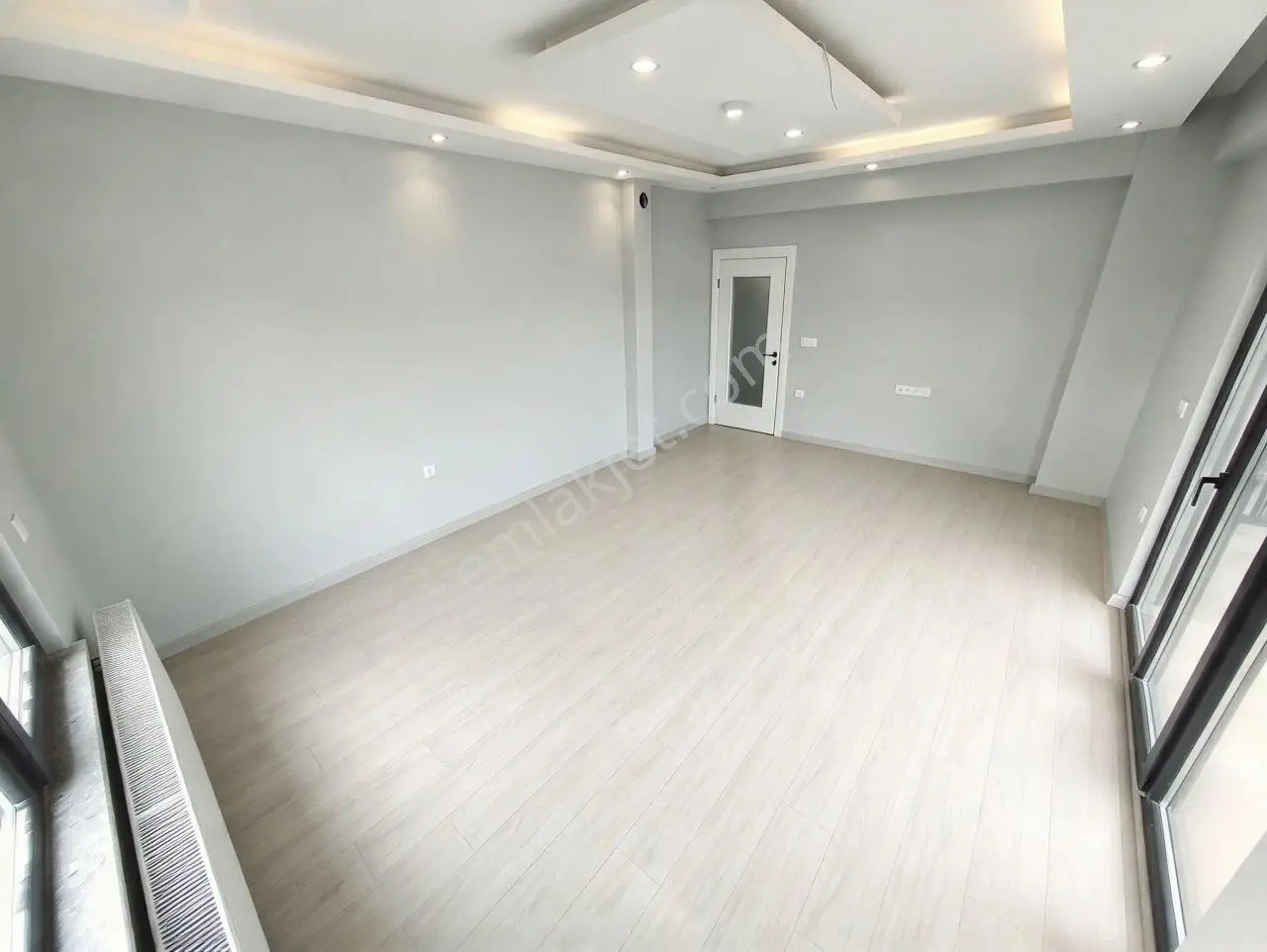 Uytundan Edremitte Devasa Genişlikte Çift Cepheli 3+1 Lüks Daire — fotoğraf 29