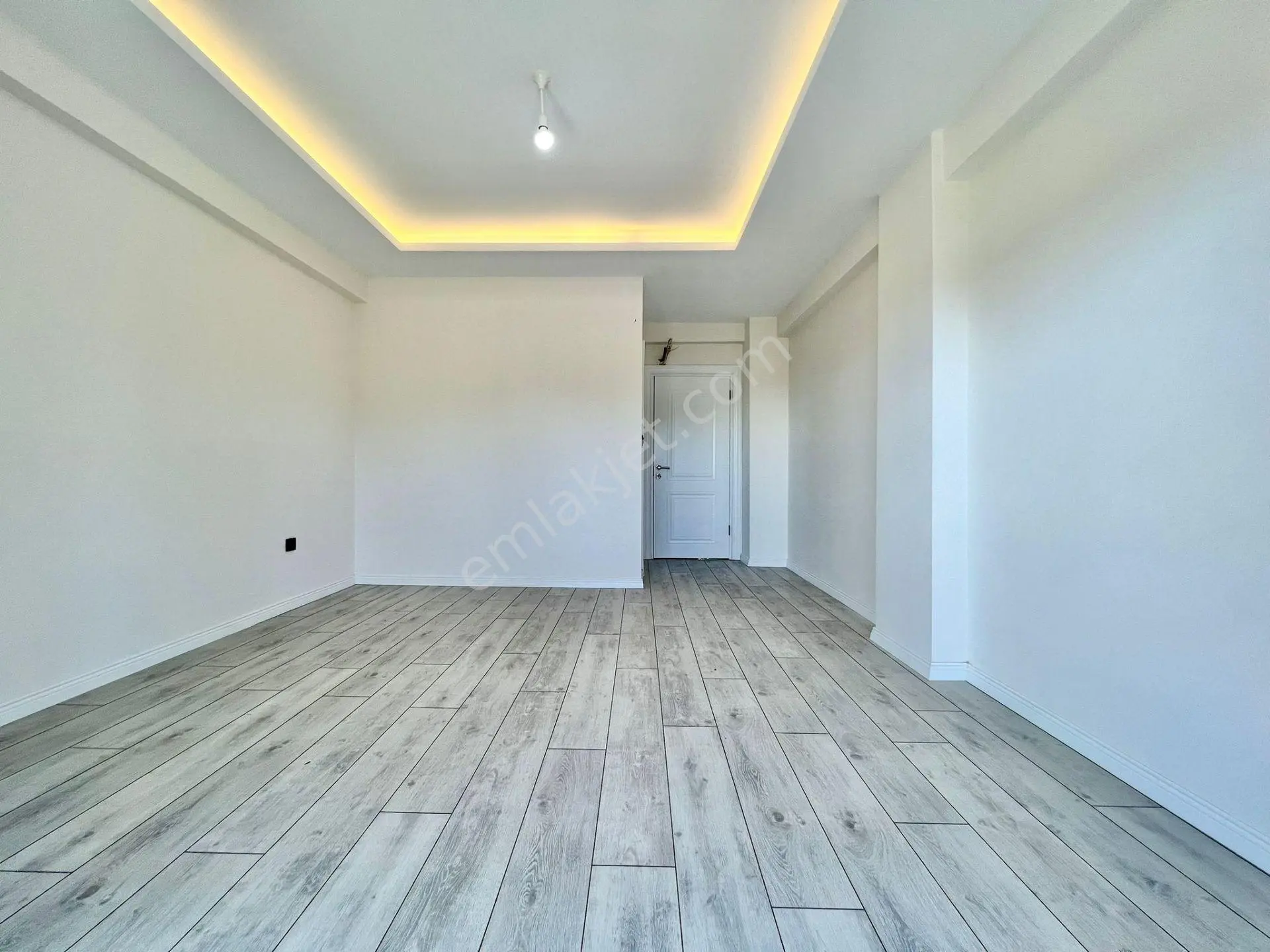 Ay Emlaktangüre'de Kazdağlarının Eteklerinde Kendine Ait Geniş Bahçeli Satılık 7+1 Müstakil — fotoğraf 9