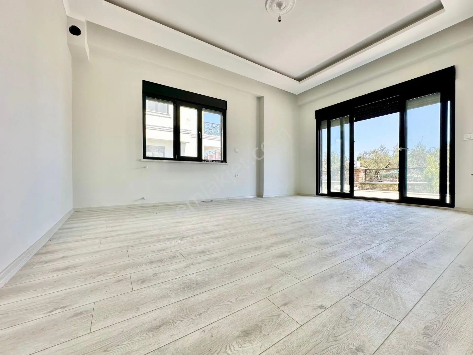 ꧁ Ay Emlaktan꧂küçükkuyu'da Lüks Sitede Denize 250 Mt Bahçe Kullanımlı Satılık 2+1 Daire — fotoğraf 11