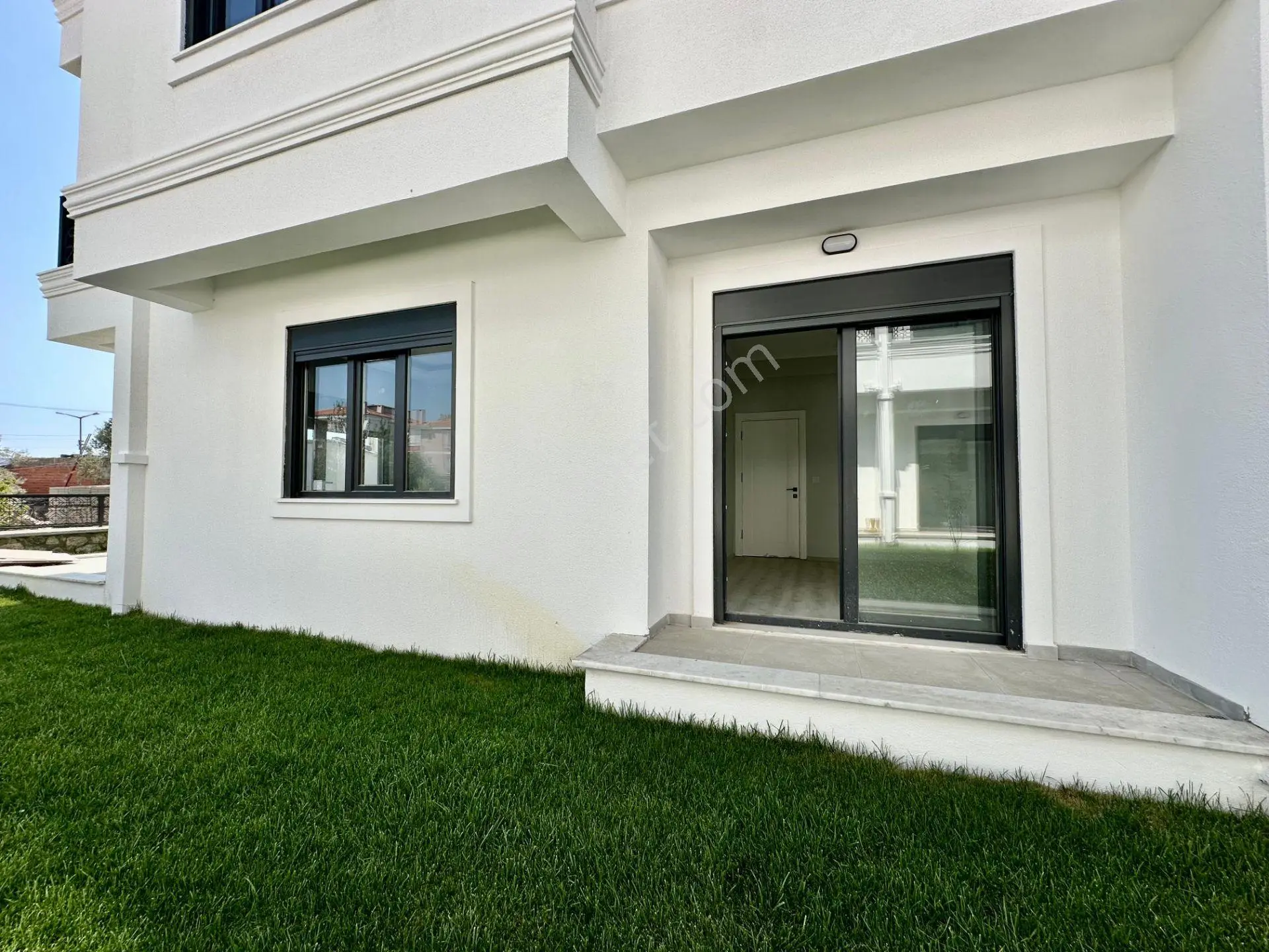 ꧁ Ay Emlaktan꧂küçükkuyu'da Lüks Sitede Denize 250 Mt Bahçe Kullanımlı Satılık 2+1 Daire — fotoğraf 17