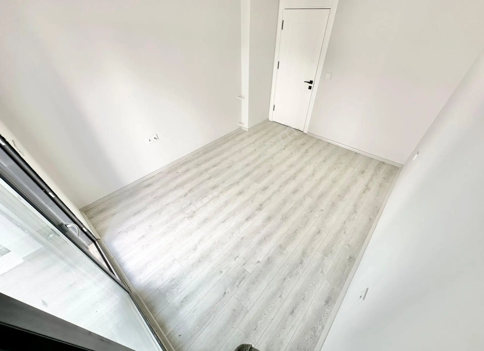 ꧁ Ay Emlaktan꧂küçükkuyu'da Lüks Sitede Denize 250 Mt Bahçe Kullanımlı Satılık 2+1 Daire — fotoğraf 21