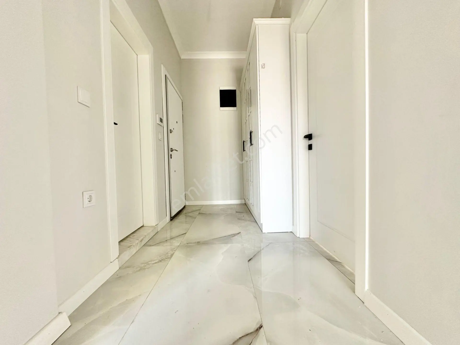 ꧁ Ay Emlaktan꧂küçükkuyu'da Lüks Sitede Denize 250 Mt Bahçe Kullanımlı Satılık 2+1 Daire — fotoğraf 22