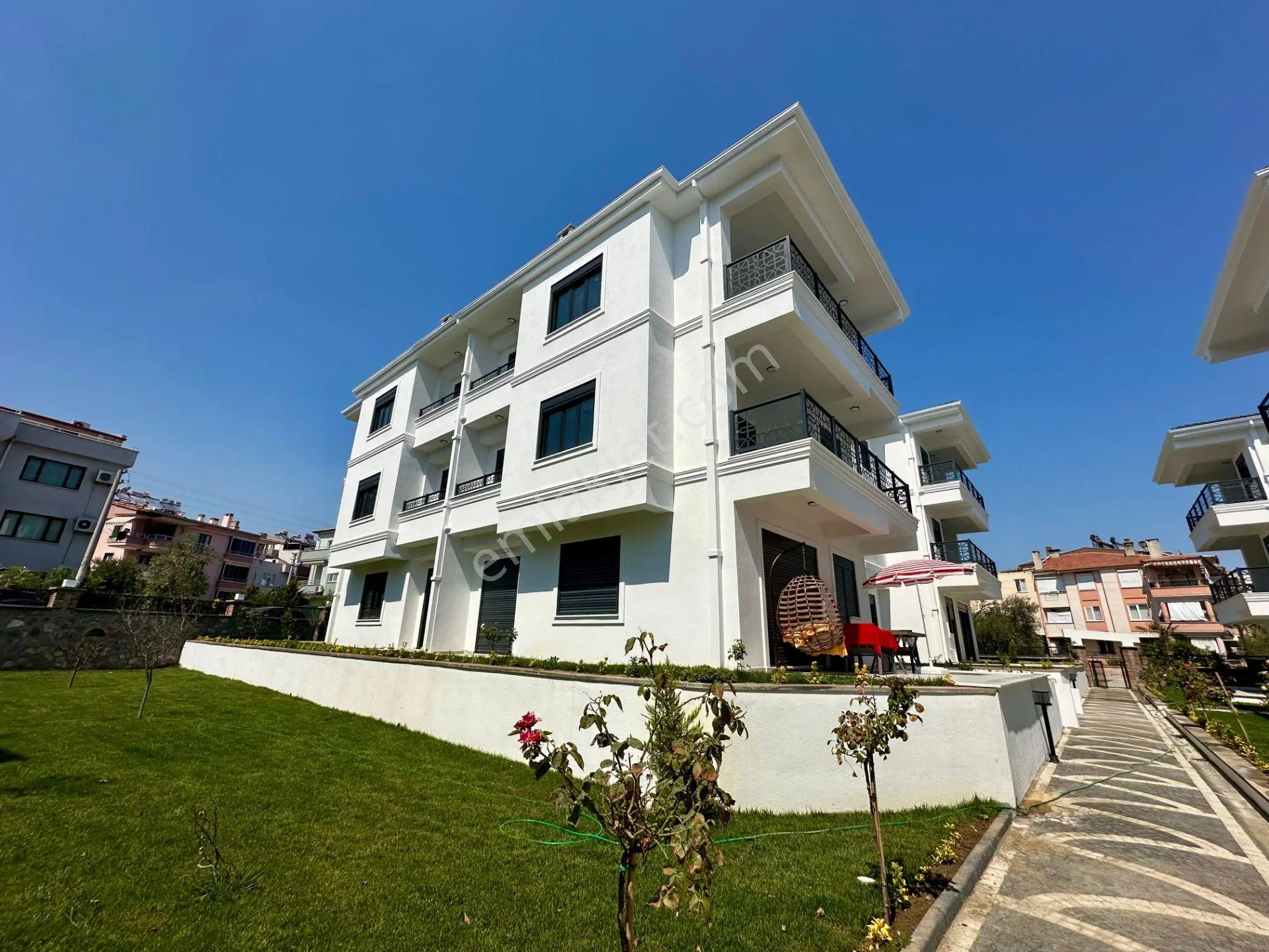 ꧁ Ay Emlaktan꧂küçükkuyu'da Lüks Sitede Denize 250 Mt Bahçe Kullanımlı Satılık 2+1 Daire — fotoğraf 32