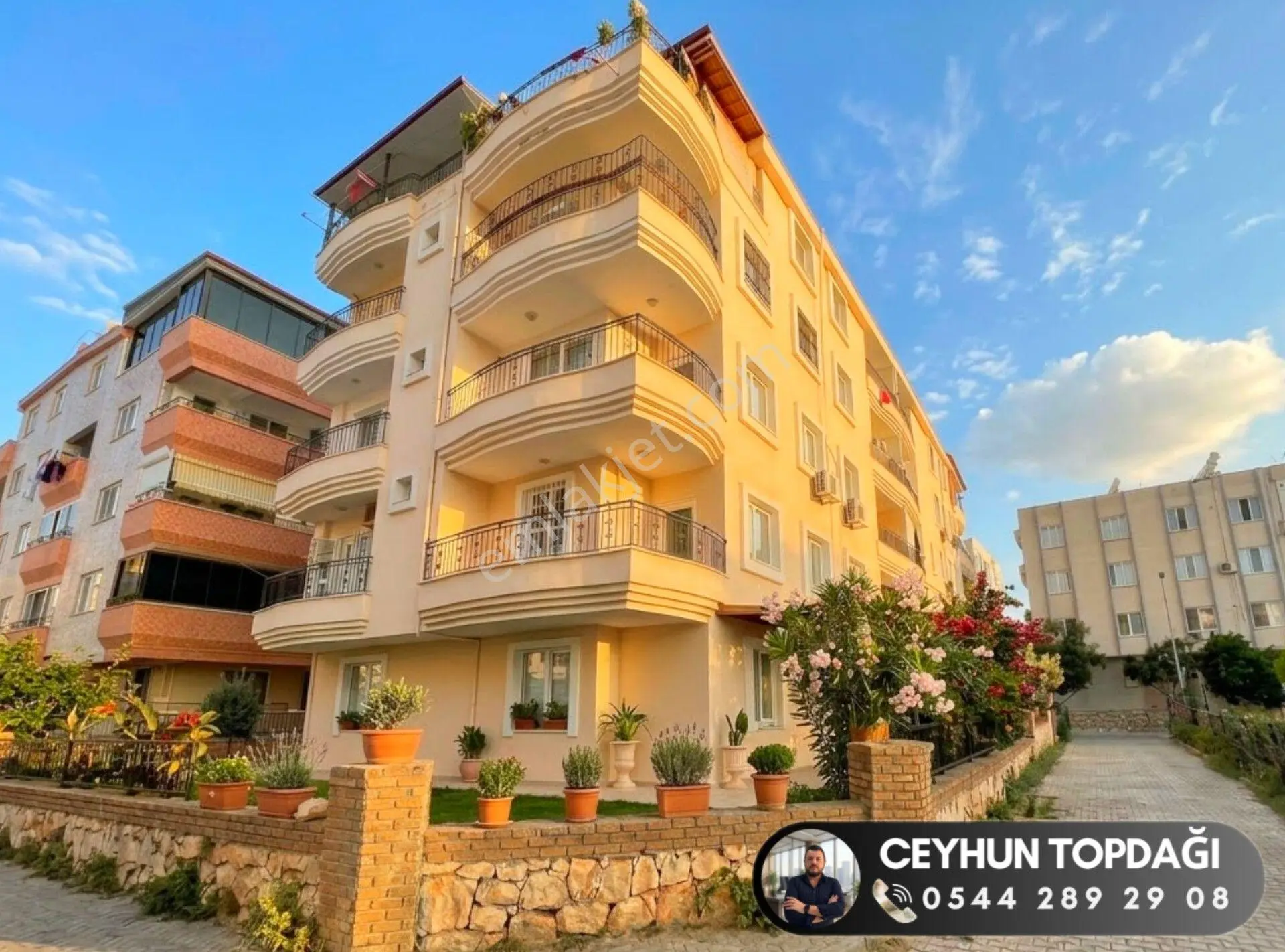 Didim'De Satılık 2+1 Daire Orta Kat Ön Cephe Merkezi Konumda Fırsat !
