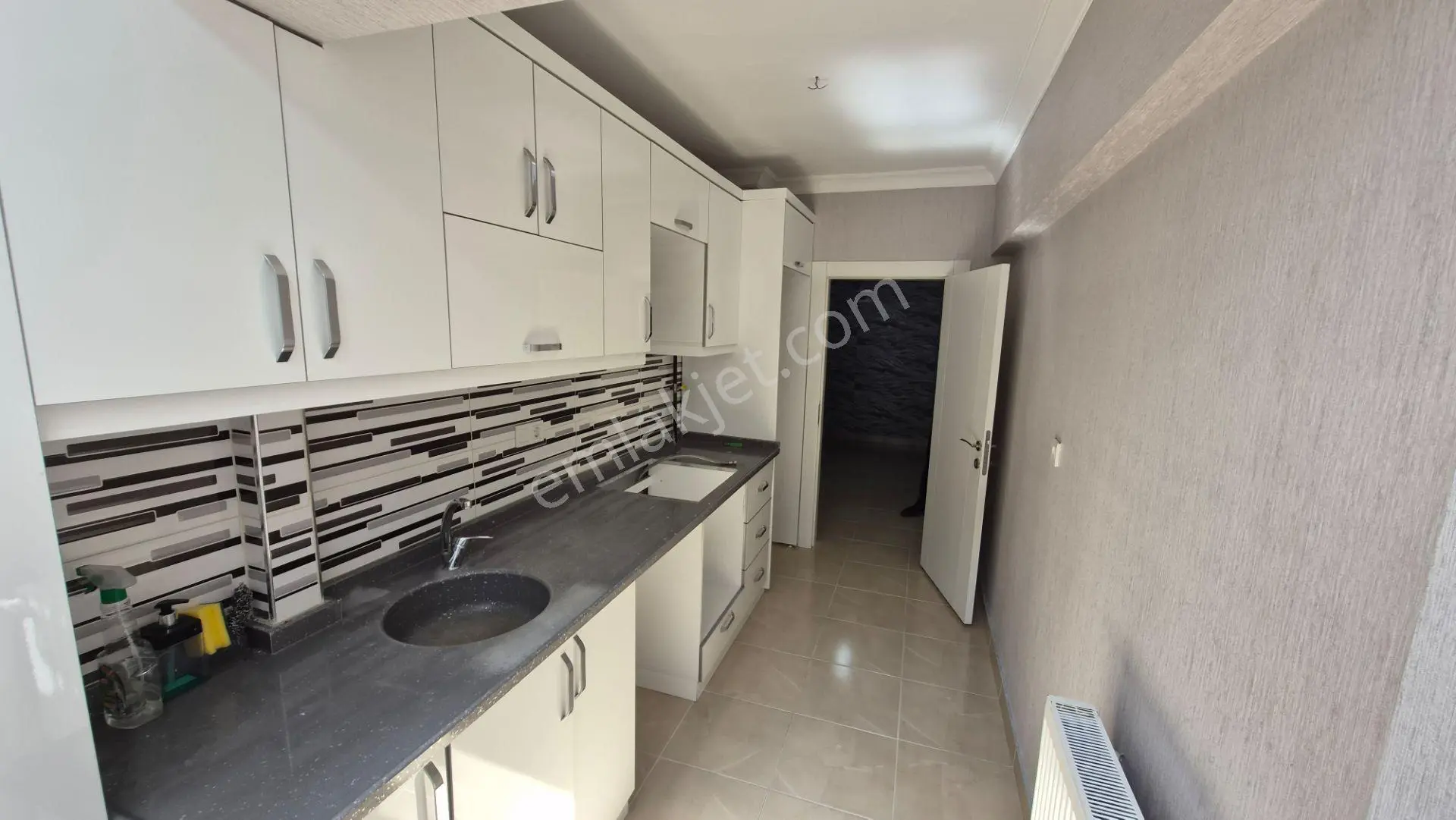 Kent Emlaktan Abidin Paşada Cadde Üzerinde Full Yapılı Satılık Daire — fotoğraf 6