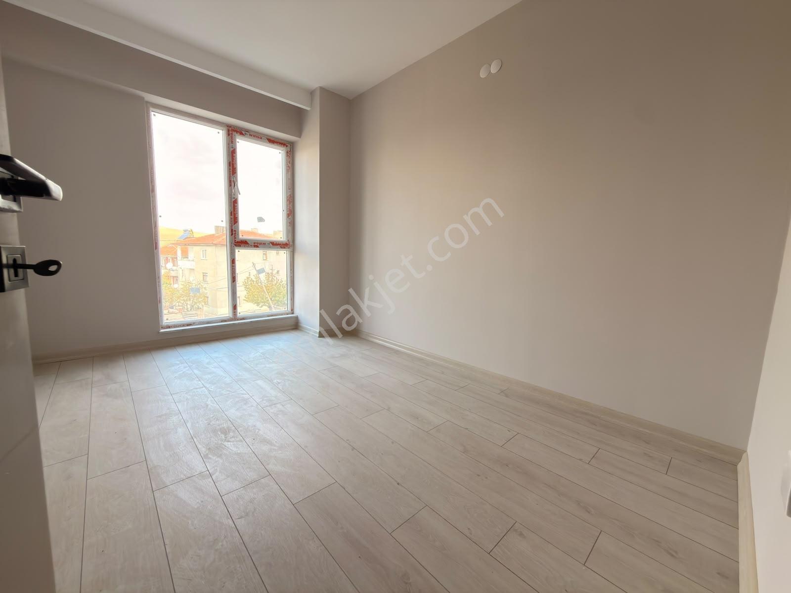 Vip'den Saray'da Lüks Yapılı Sitede Sıfır 3,5+1 Satılık Daire — fotoğraf 13