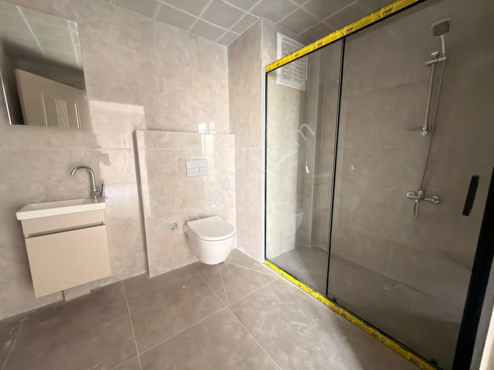 Vip'den Saray'da Lüks Yapılı Sitede Sıfır 3,5+1 Satılık Daire — fotoğraf 43