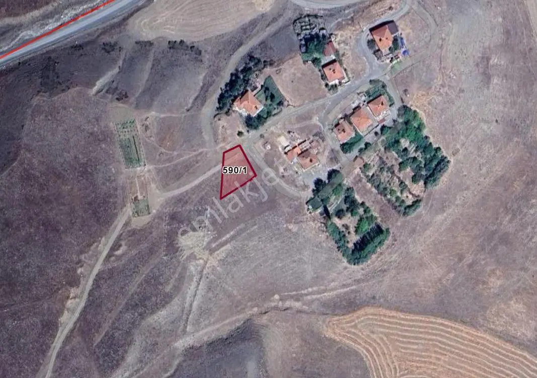 Divriği Güllübağ Mah. 571 M² Müstakil Tapulu Satılık Arsa